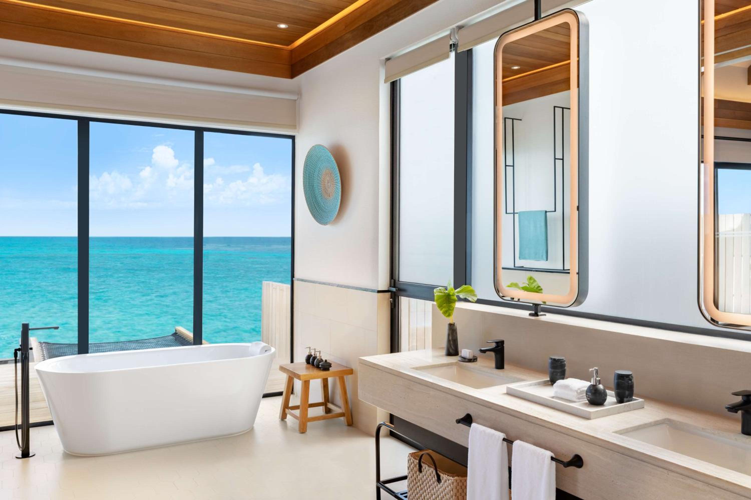 Hilton Maldives Amingiri Resort & Spa 38