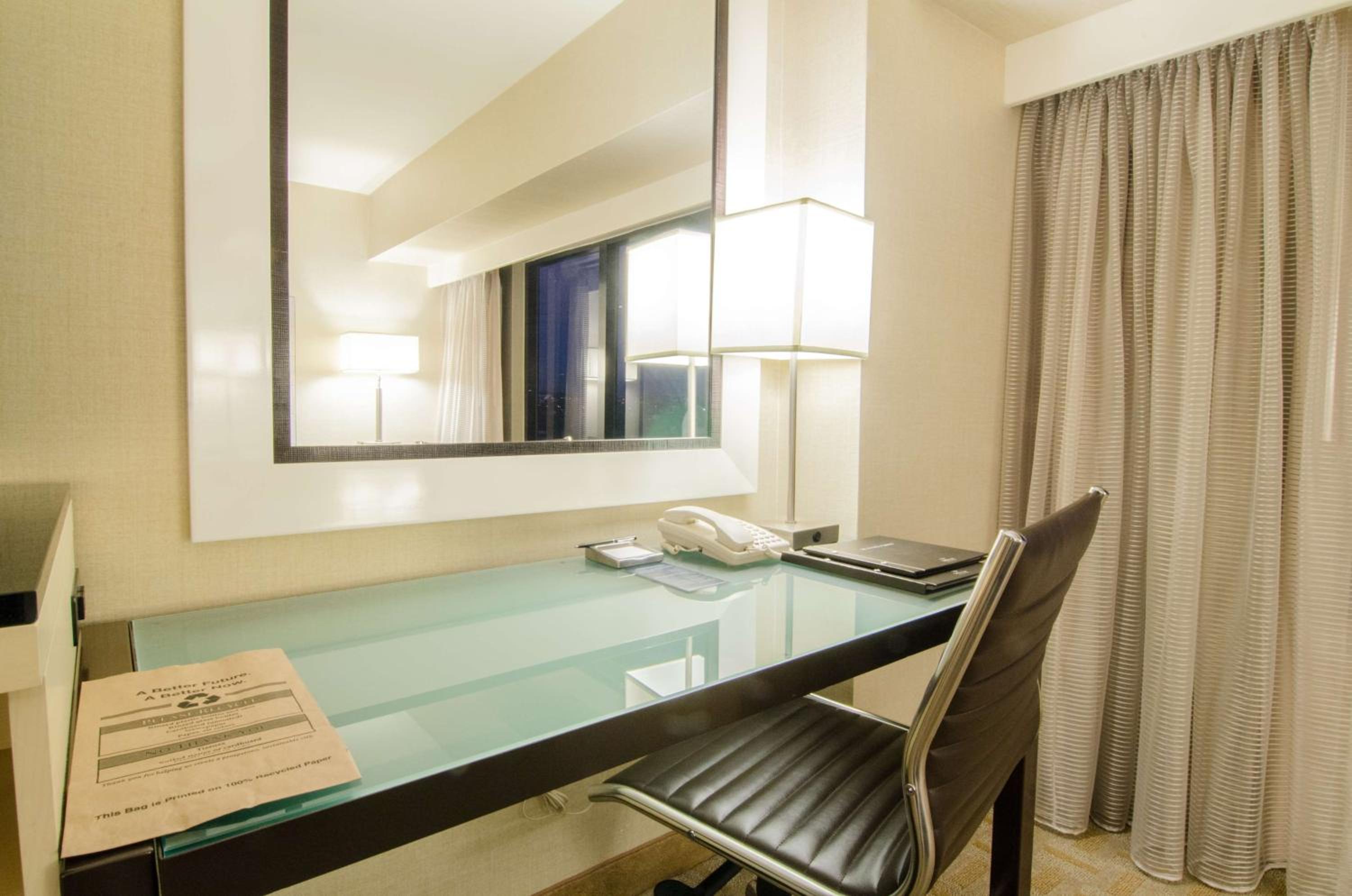 Hilton Los Angeles Airport-1