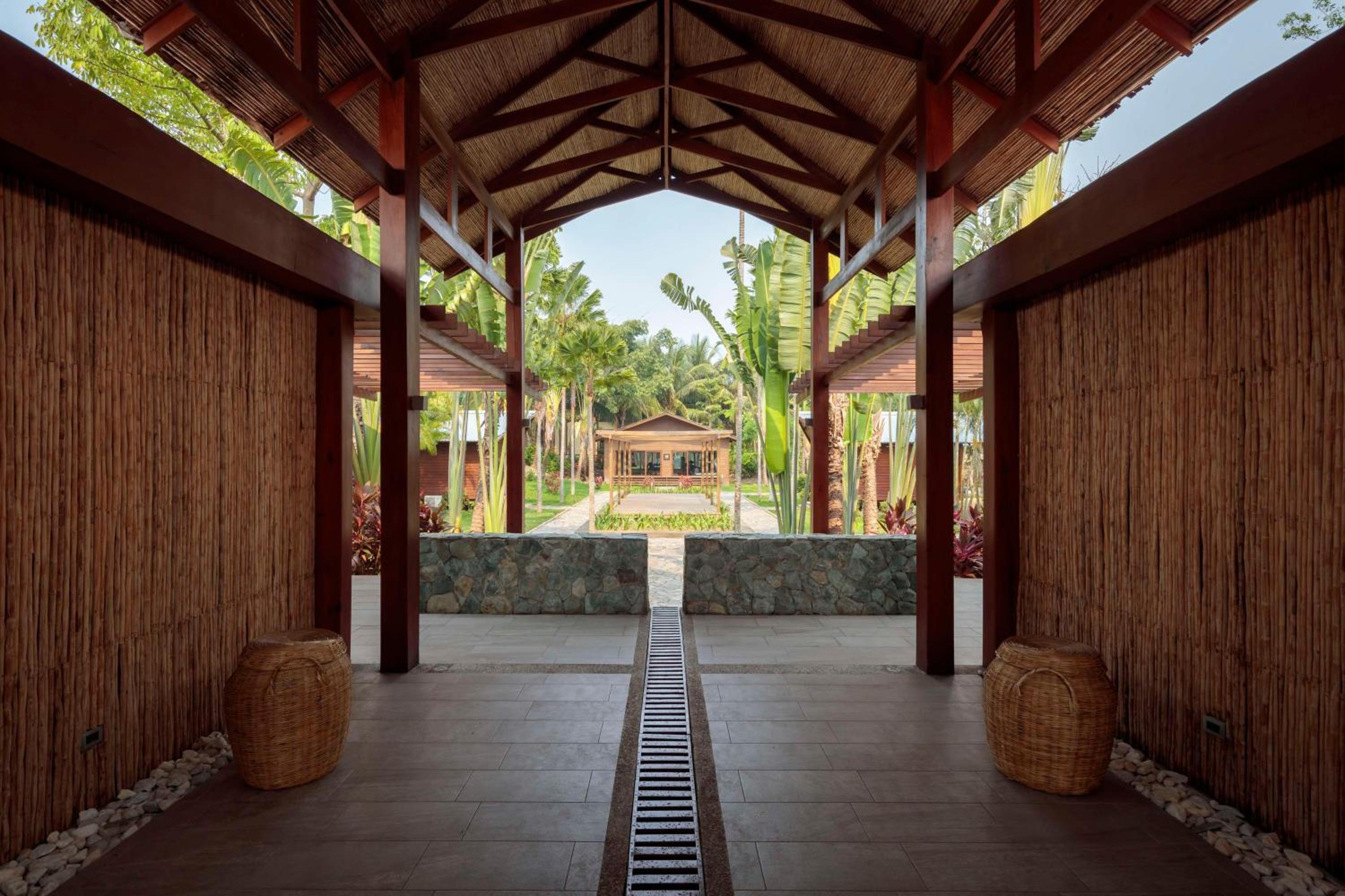Indura Beach & Golf Resort Curio Collection By Hilton
