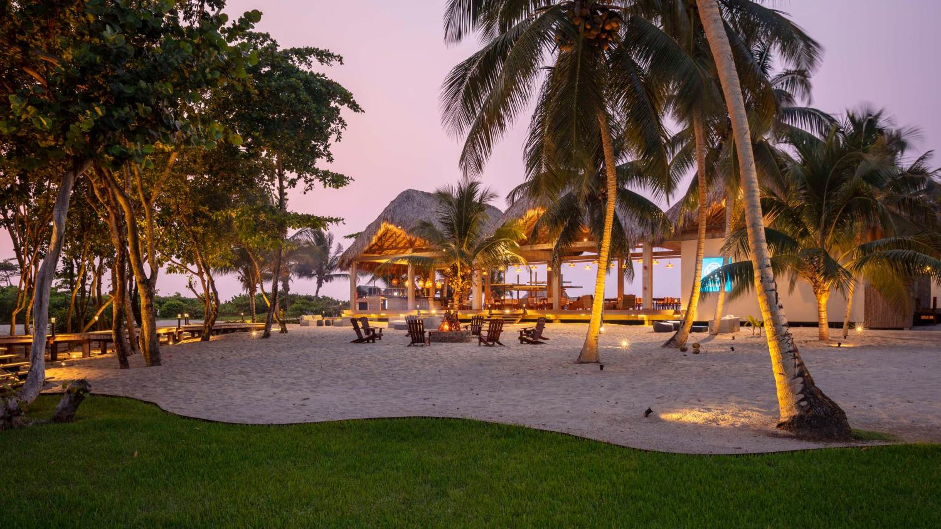 Indura Beach & Golf Resort Curio Collection By Hilton