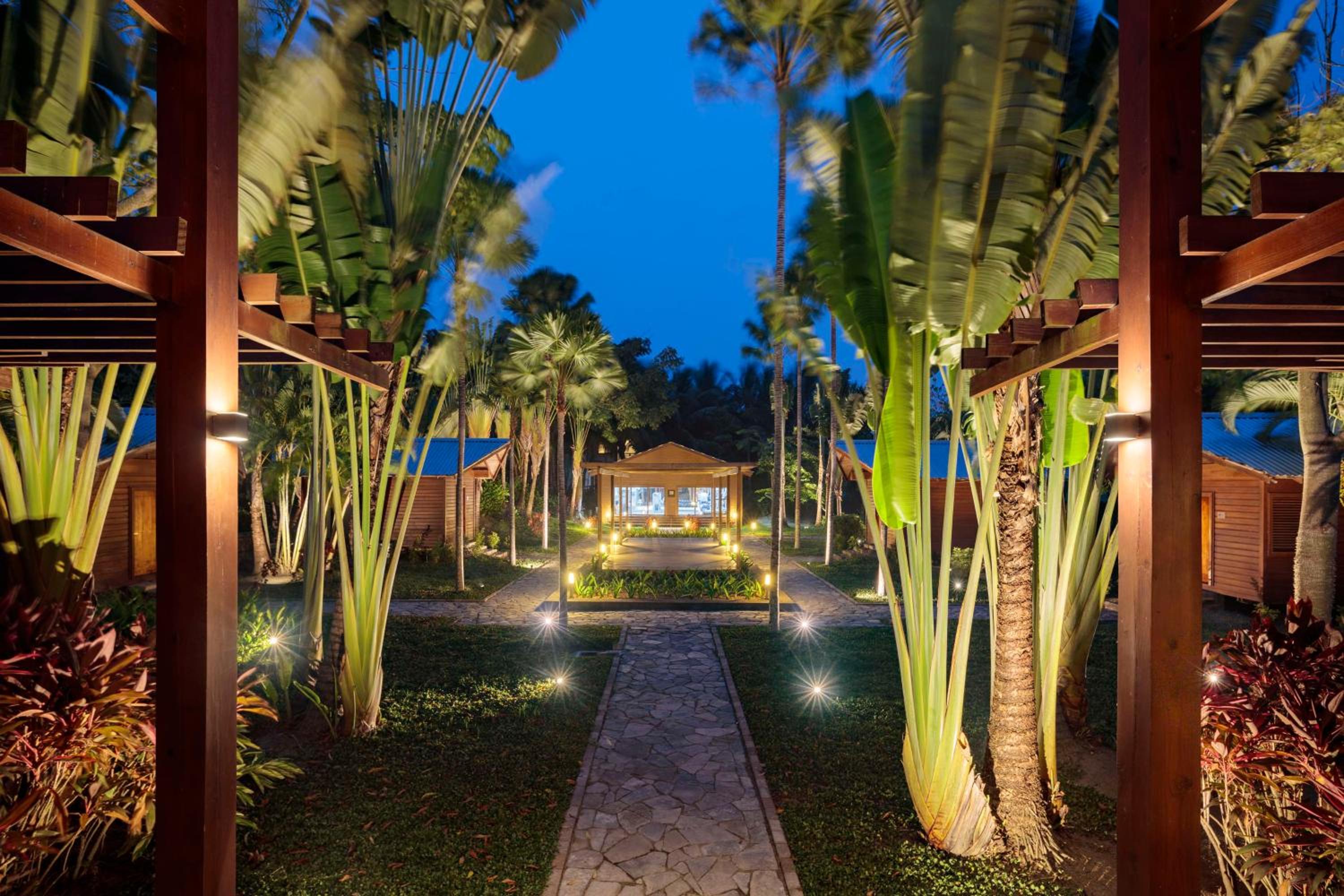 Indura Beach & Golf Resort Curio Collection By Hilton