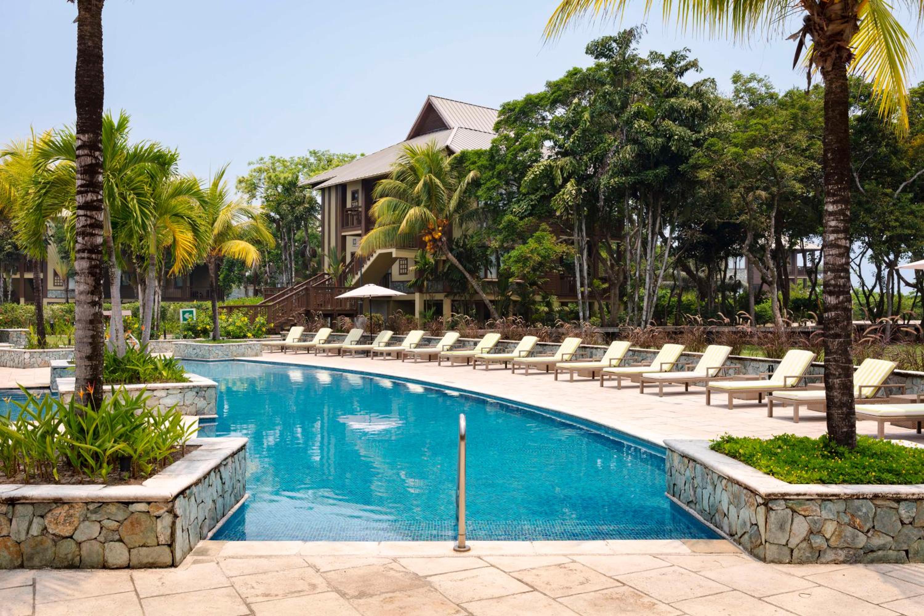 Indura Beach & Golf Resort Curio Collection By Hilton