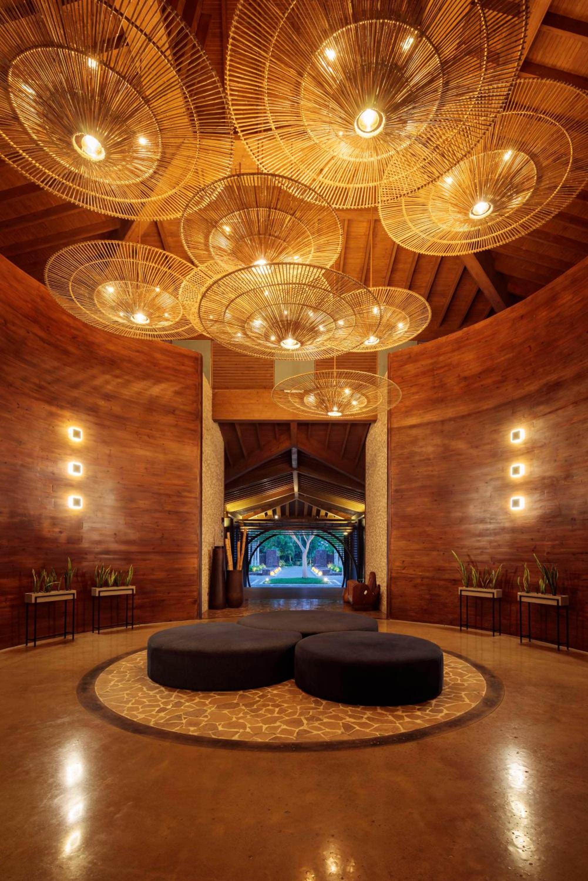 Indura Beach & Golf Resort Curio Collection By Hilton