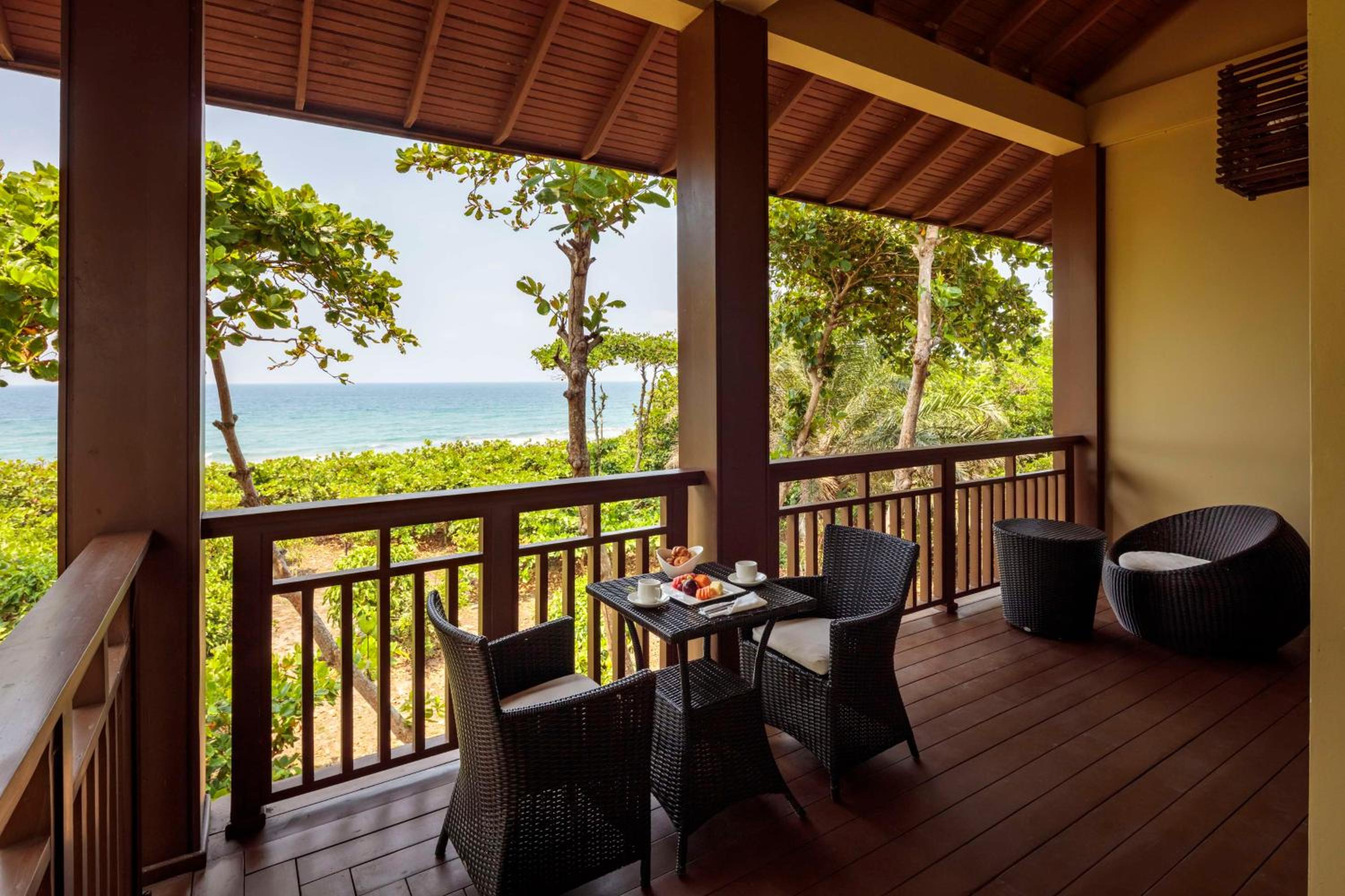 Indura Beach & Golf Resort Curio Collection By Hilton