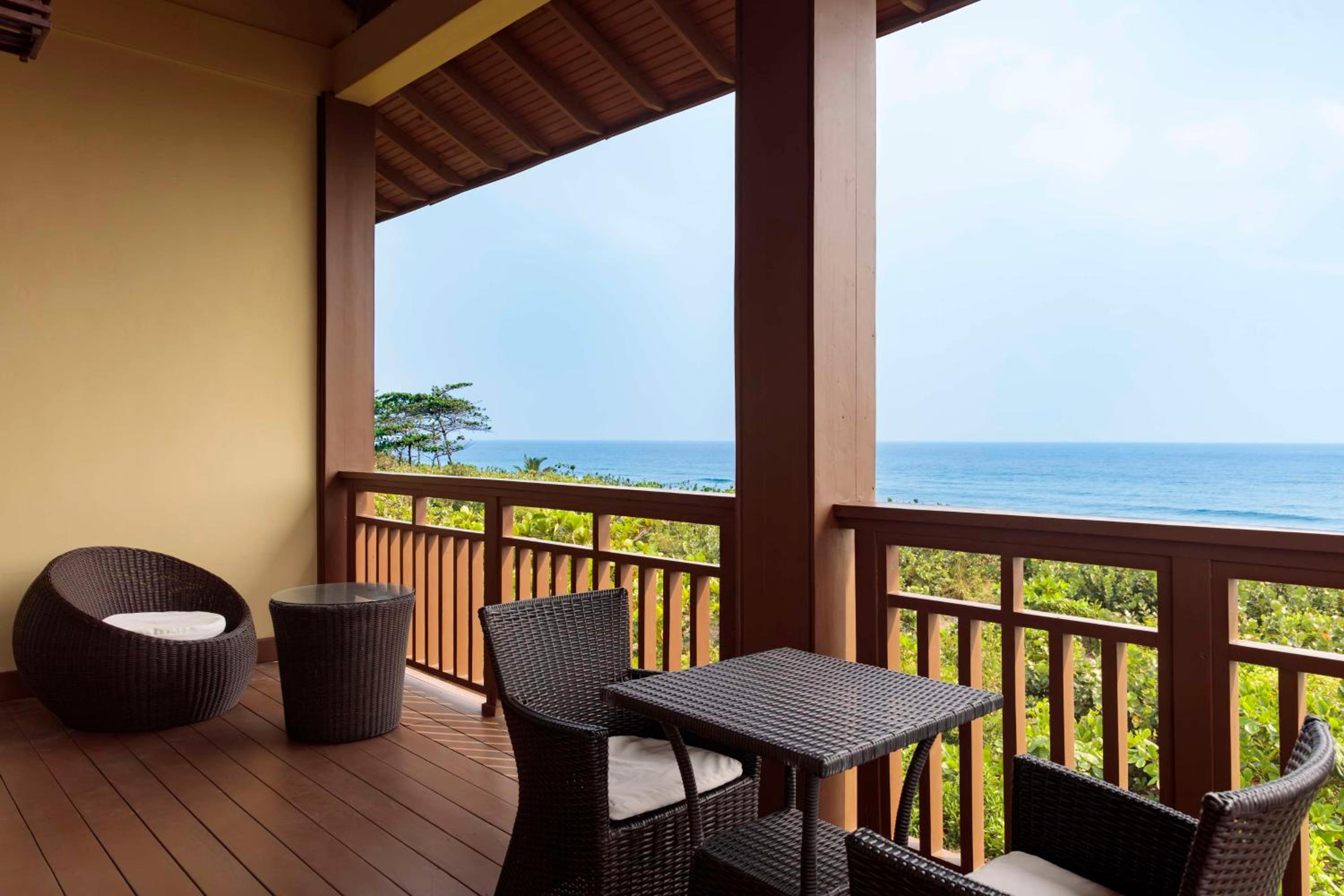 Indura Beach & Golf Resort Curio Collection By Hilton