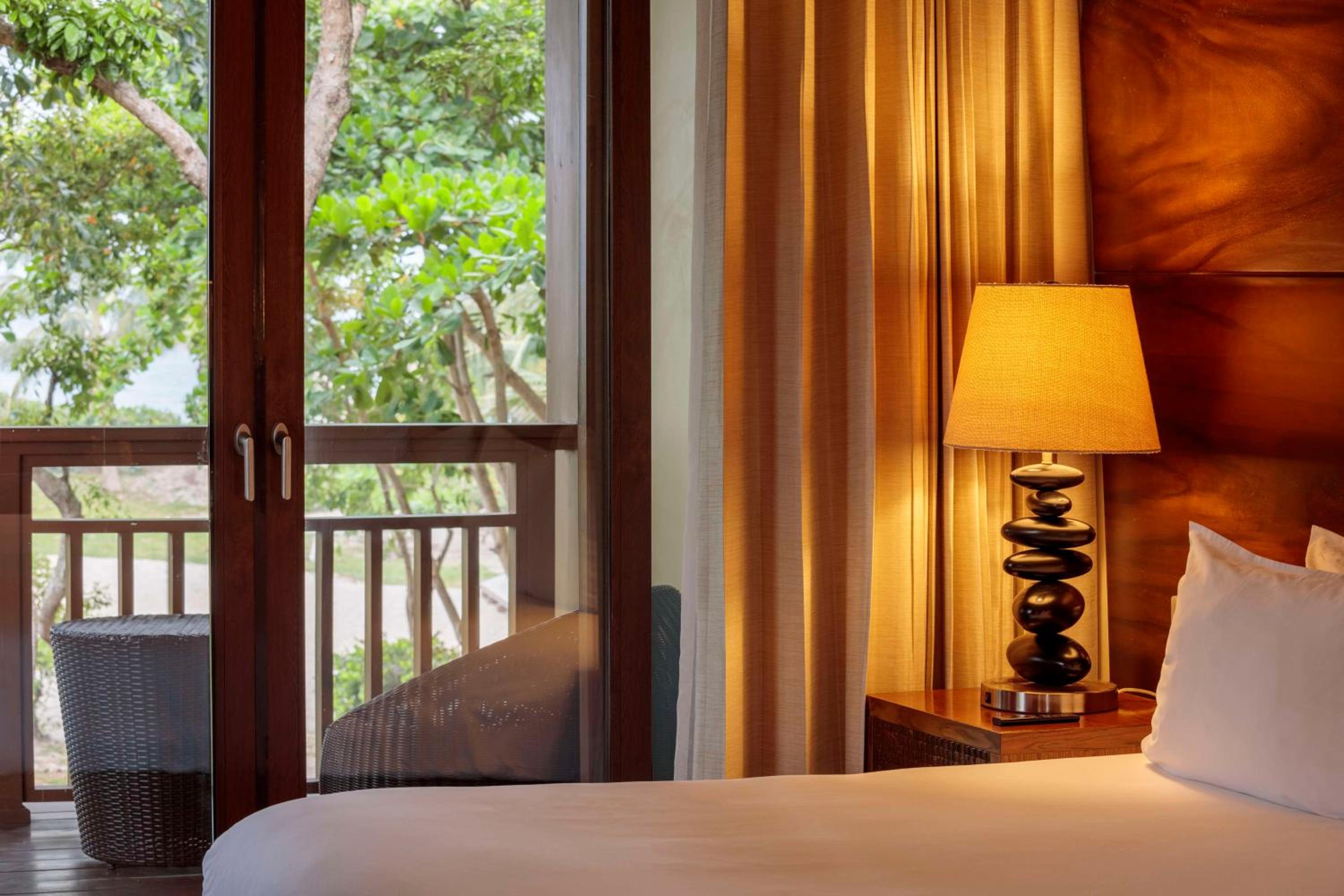 Indura Beach & Golf Resort Curio Collection By Hilton