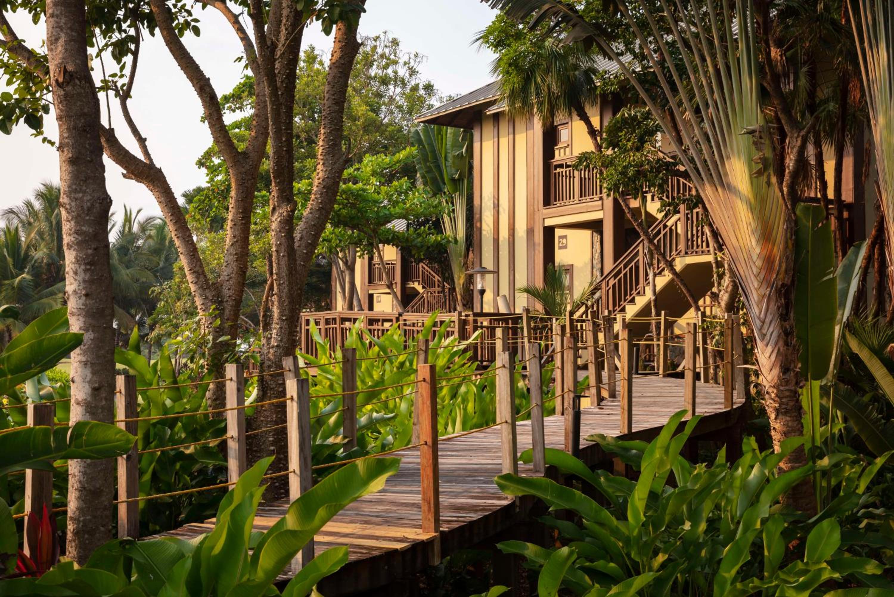 Indura Beach & Golf Resort Curio Collection By Hilton