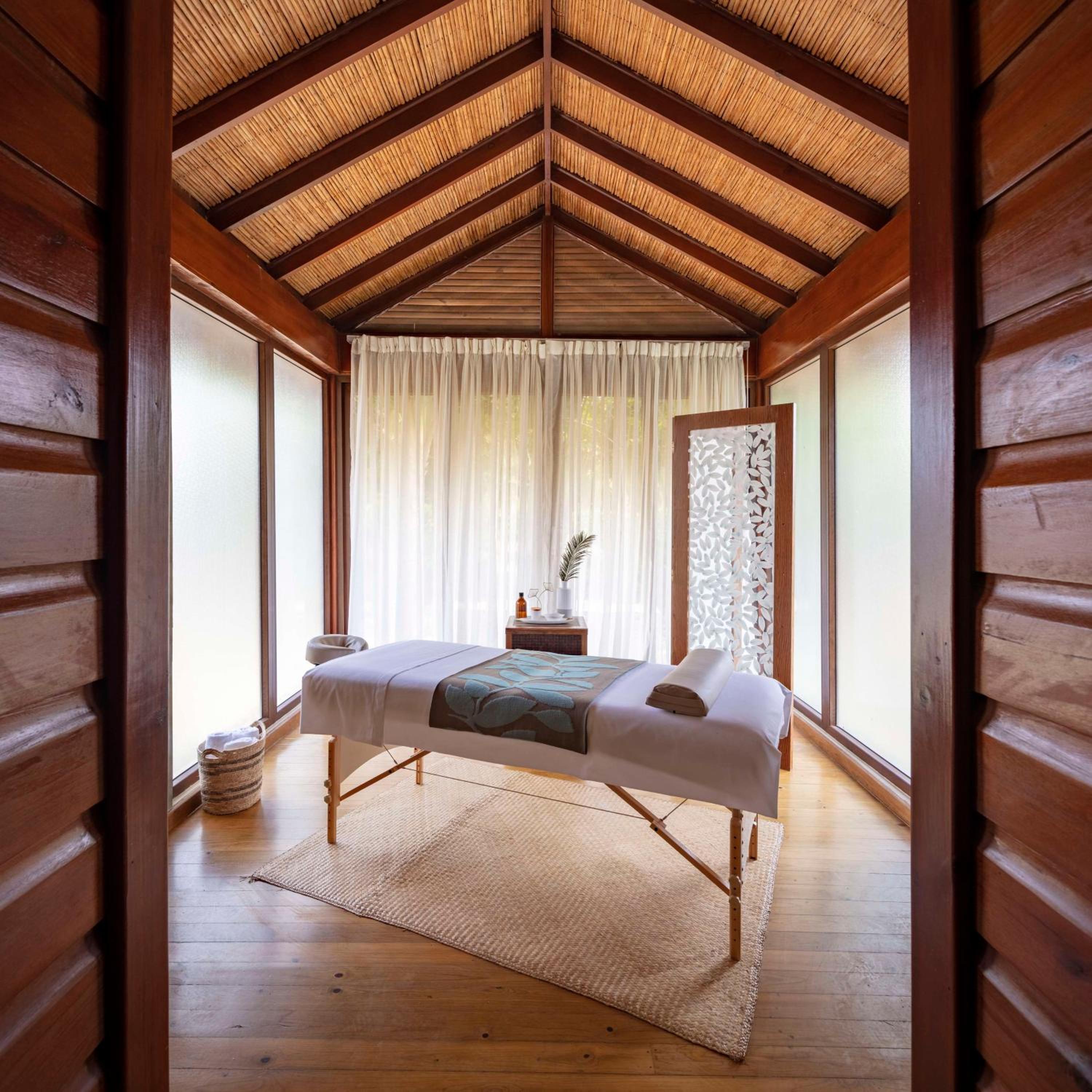 Indura Beach & Golf Resort Curio Collection By Hilton