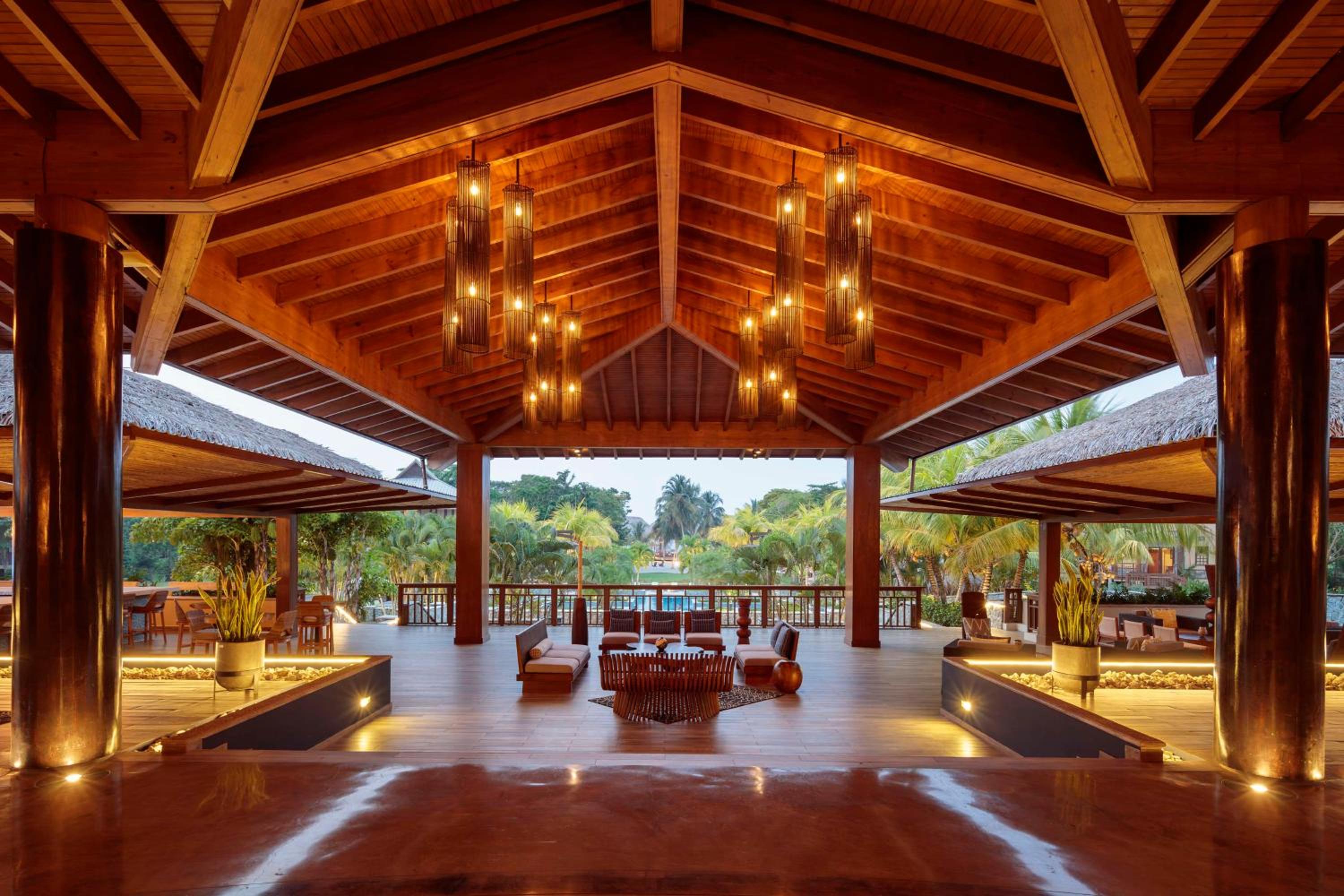 Indura Beach & Golf Resort Curio Collection By Hilton