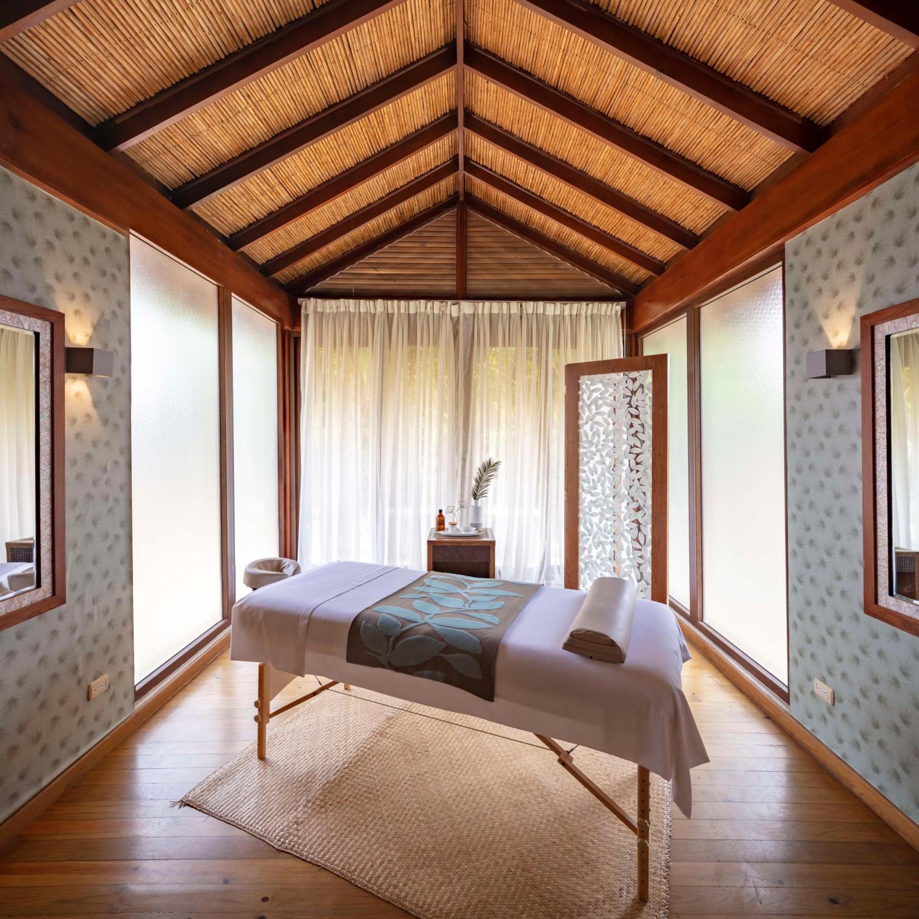Indura Beach & Golf Resort Curio Collection By Hilton