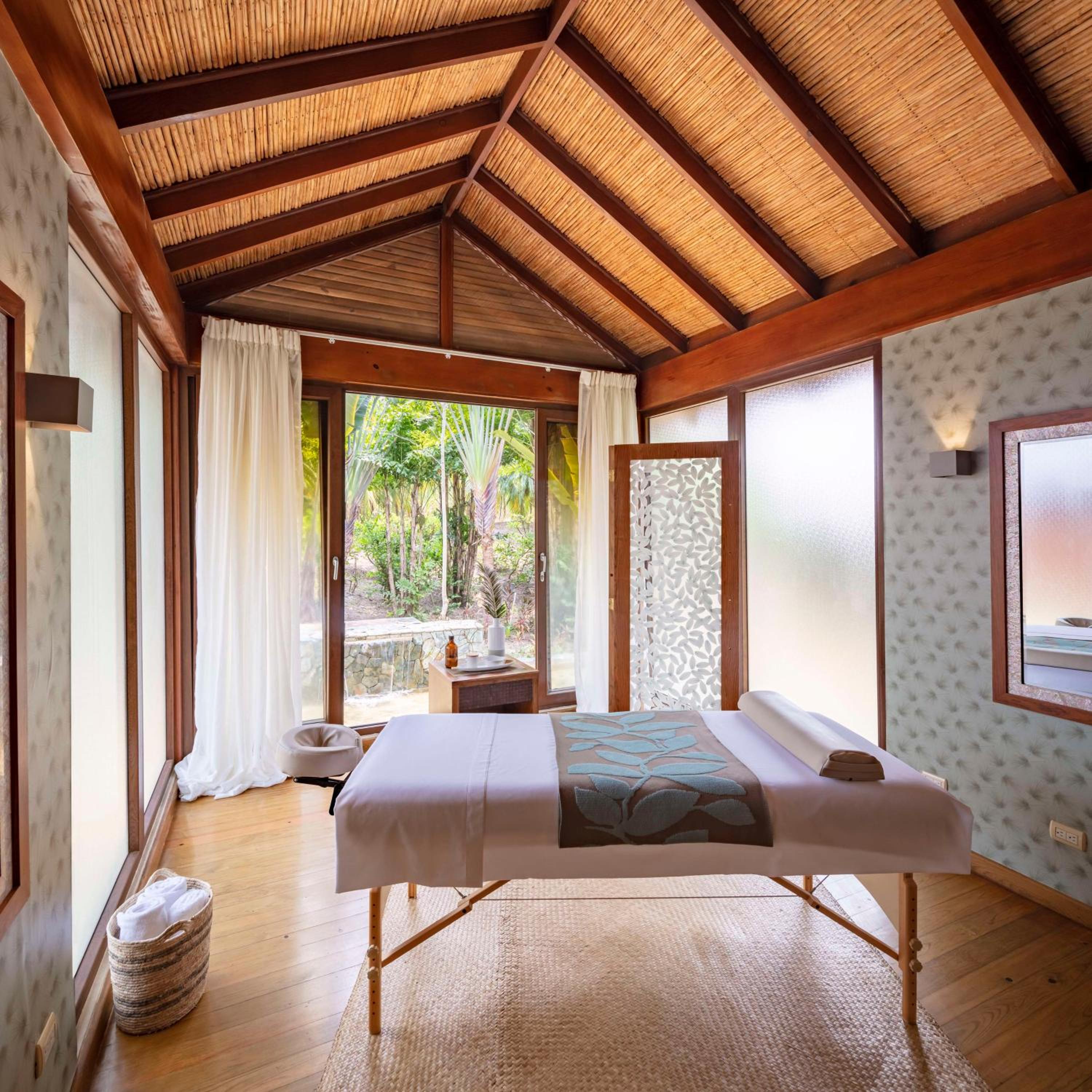 Indura Beach & Golf Resort Curio Collection By Hilton