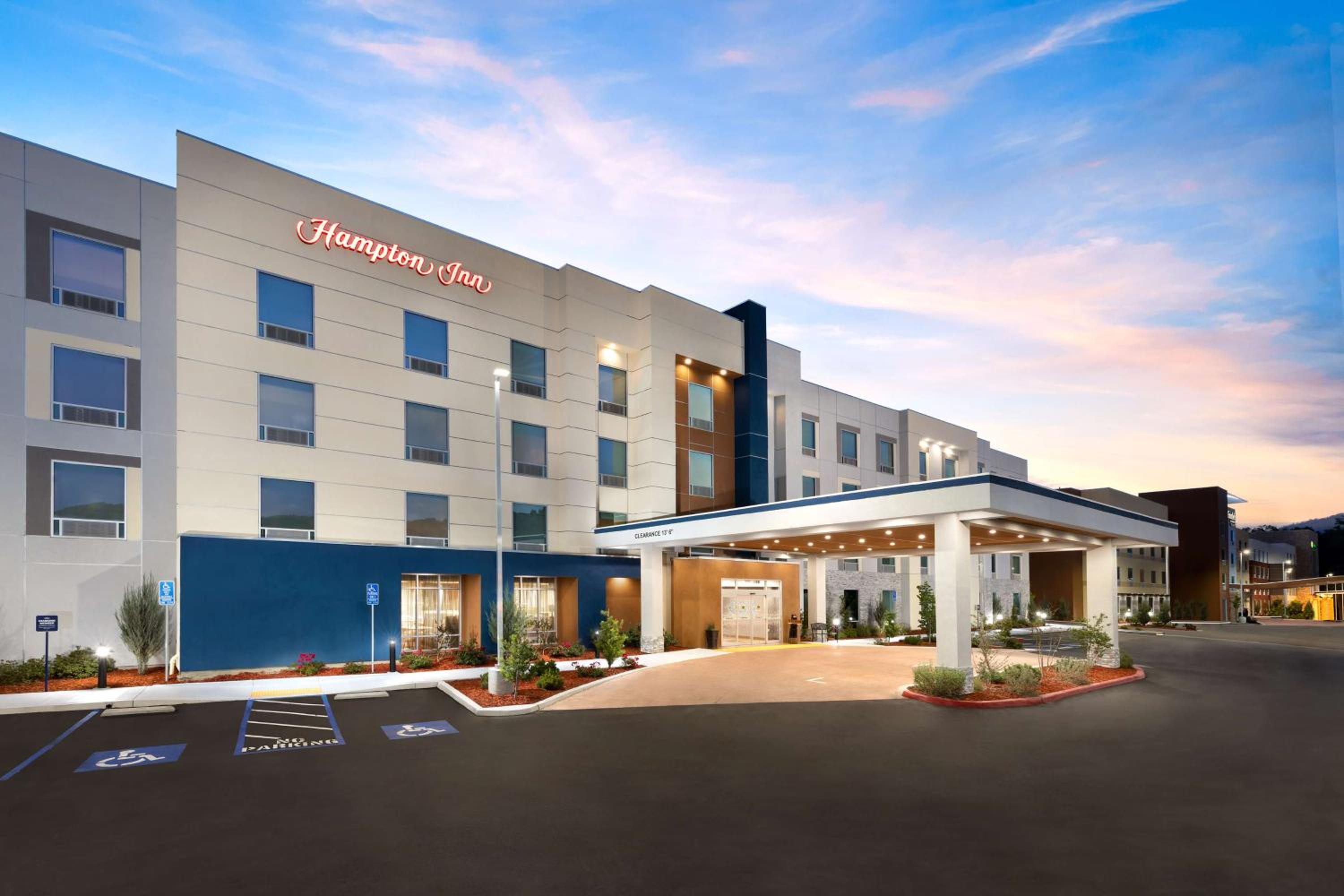 Hotel Hampton Inn Oakhurst-Yosemite - Image 1
