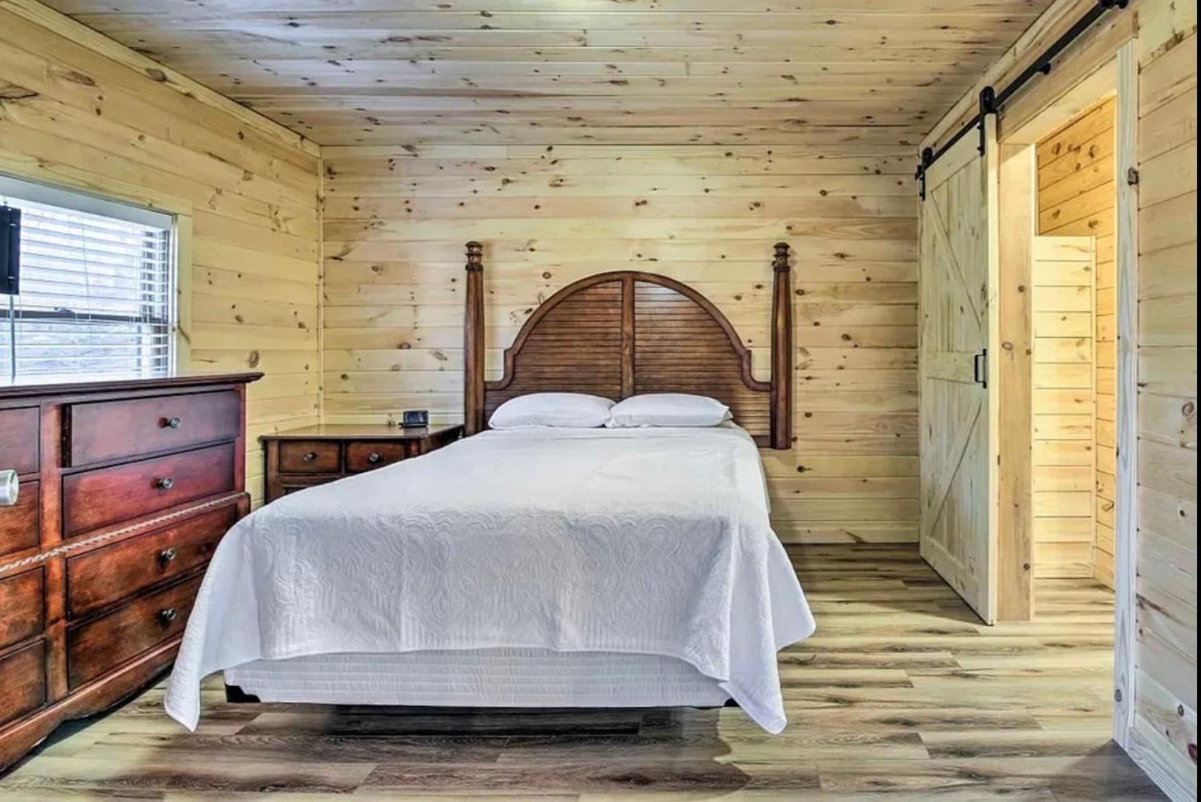 Smokey Mountain Hideaway view 5