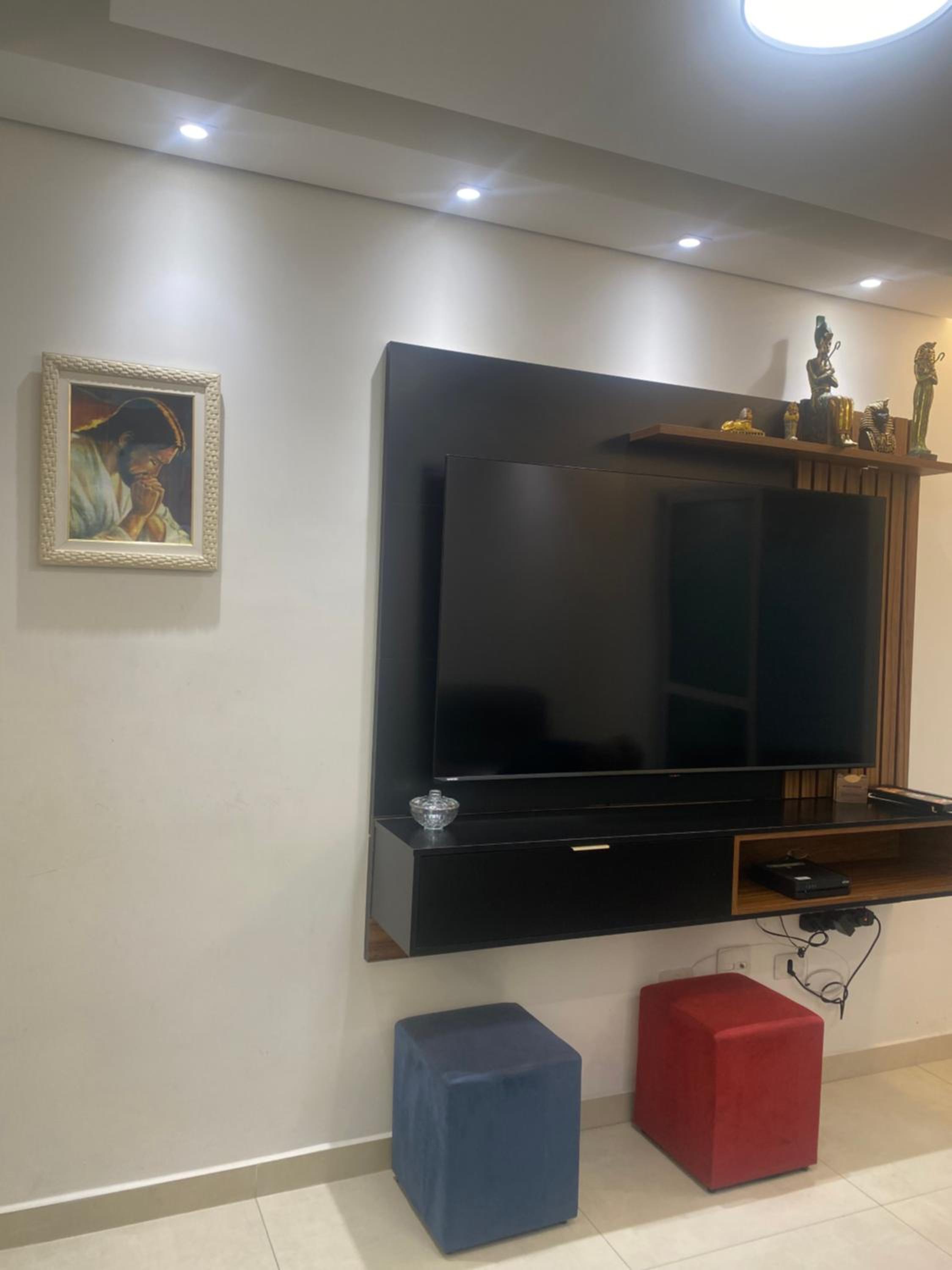 Apê canto do forte,próx praia,centro,garagem,Port 24hs,streaming e Wi-Fi grátis