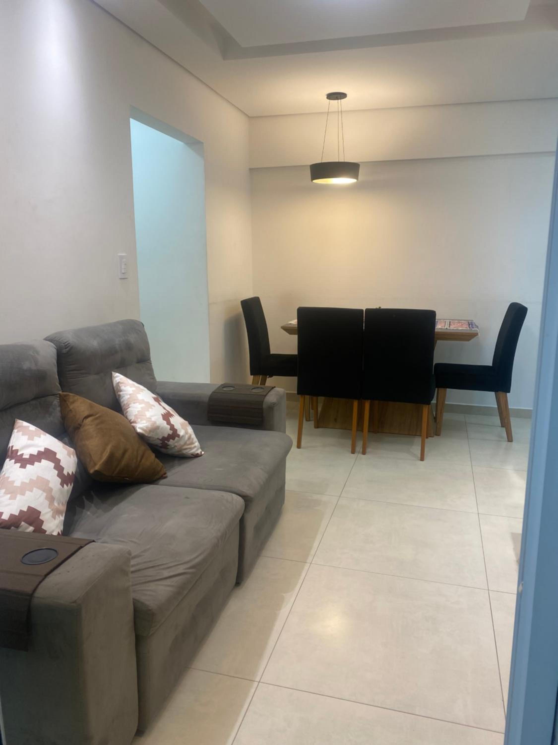 Apê canto do forte,próx praia,centro,garagem,Port 24hs,streaming e Wi-Fi grátis