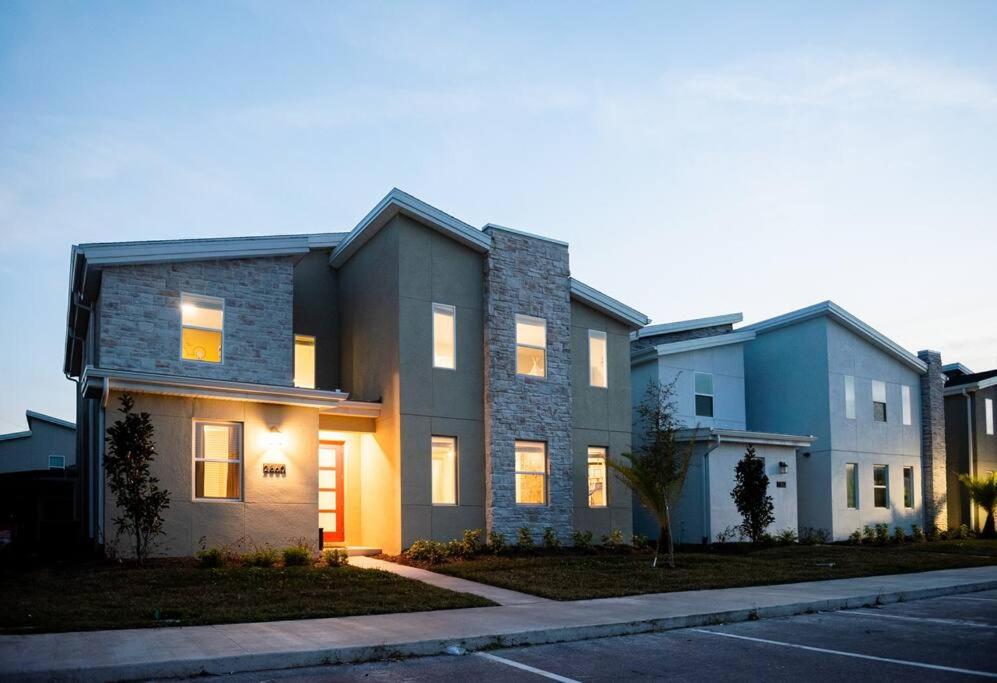Luxury and Fun near DISNEY PARKS 9BR