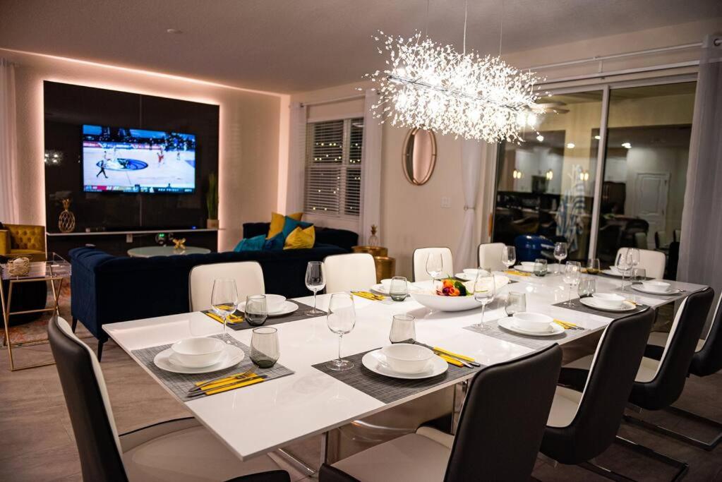 Luxury and Fun near DISNEY PARKS 9BR