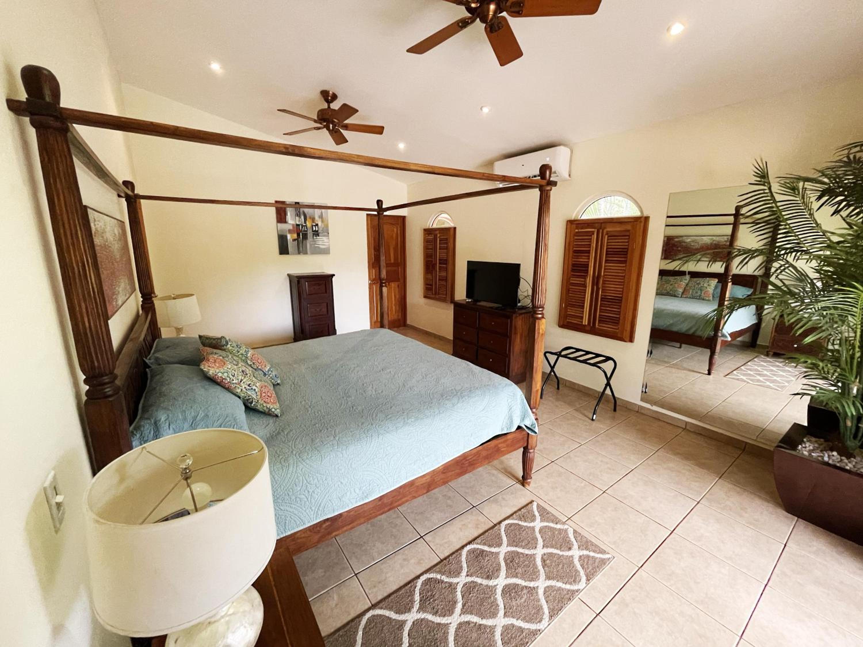 Casa Tropical, Spacious 3 Bedroom Home