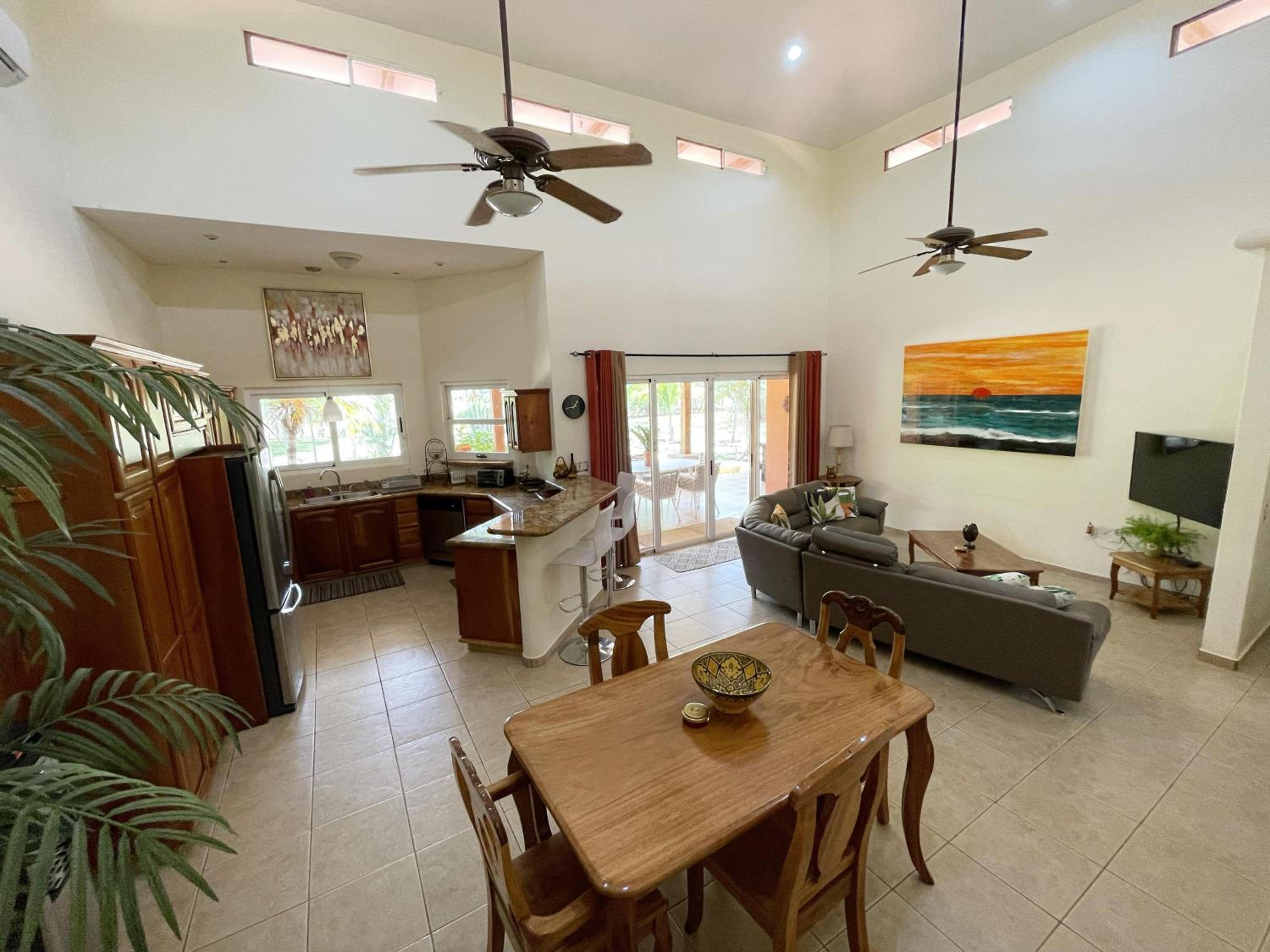 Casa Tropical, Spacious 3 Bedroom Home
