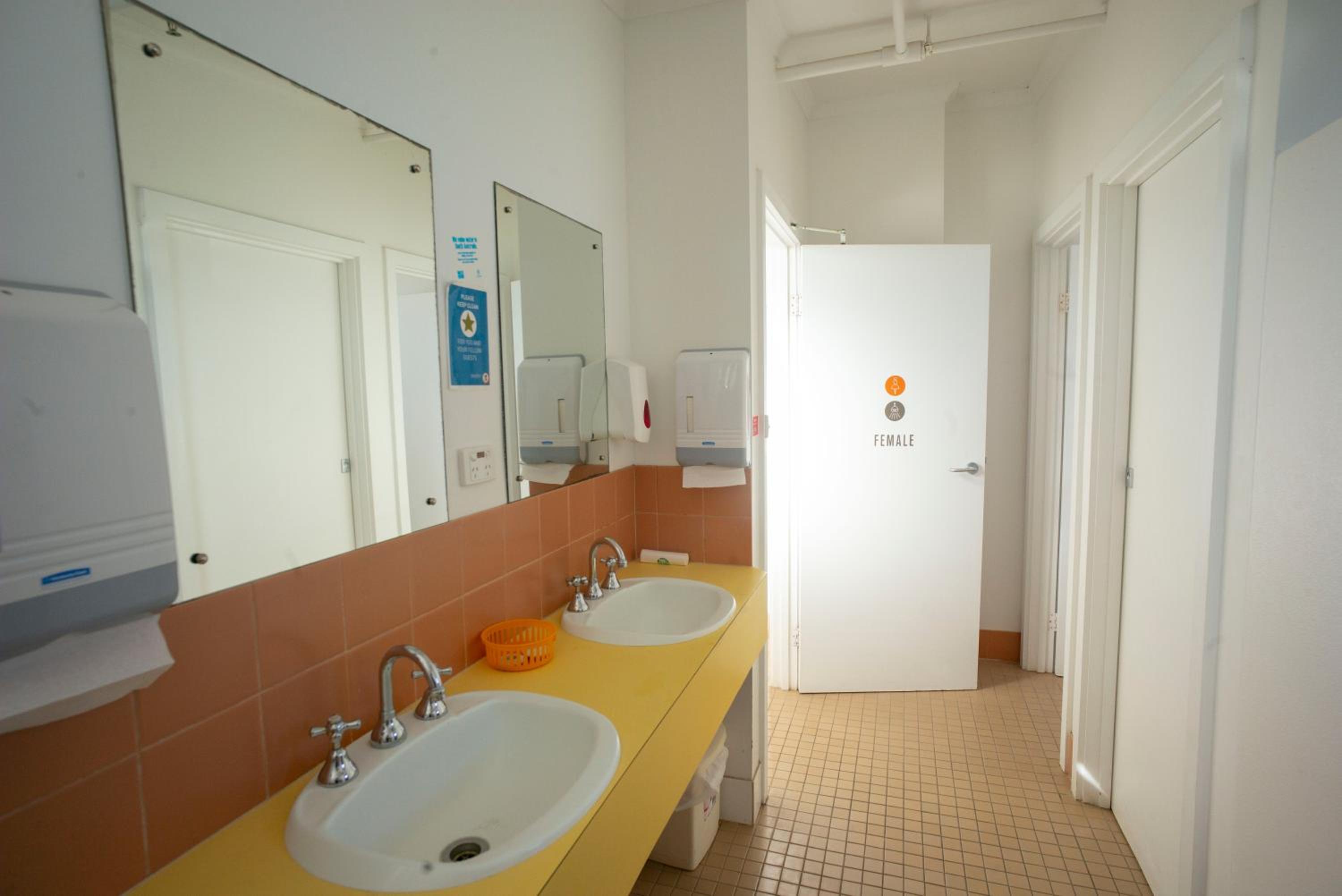 YHA Port Elliot Beach House