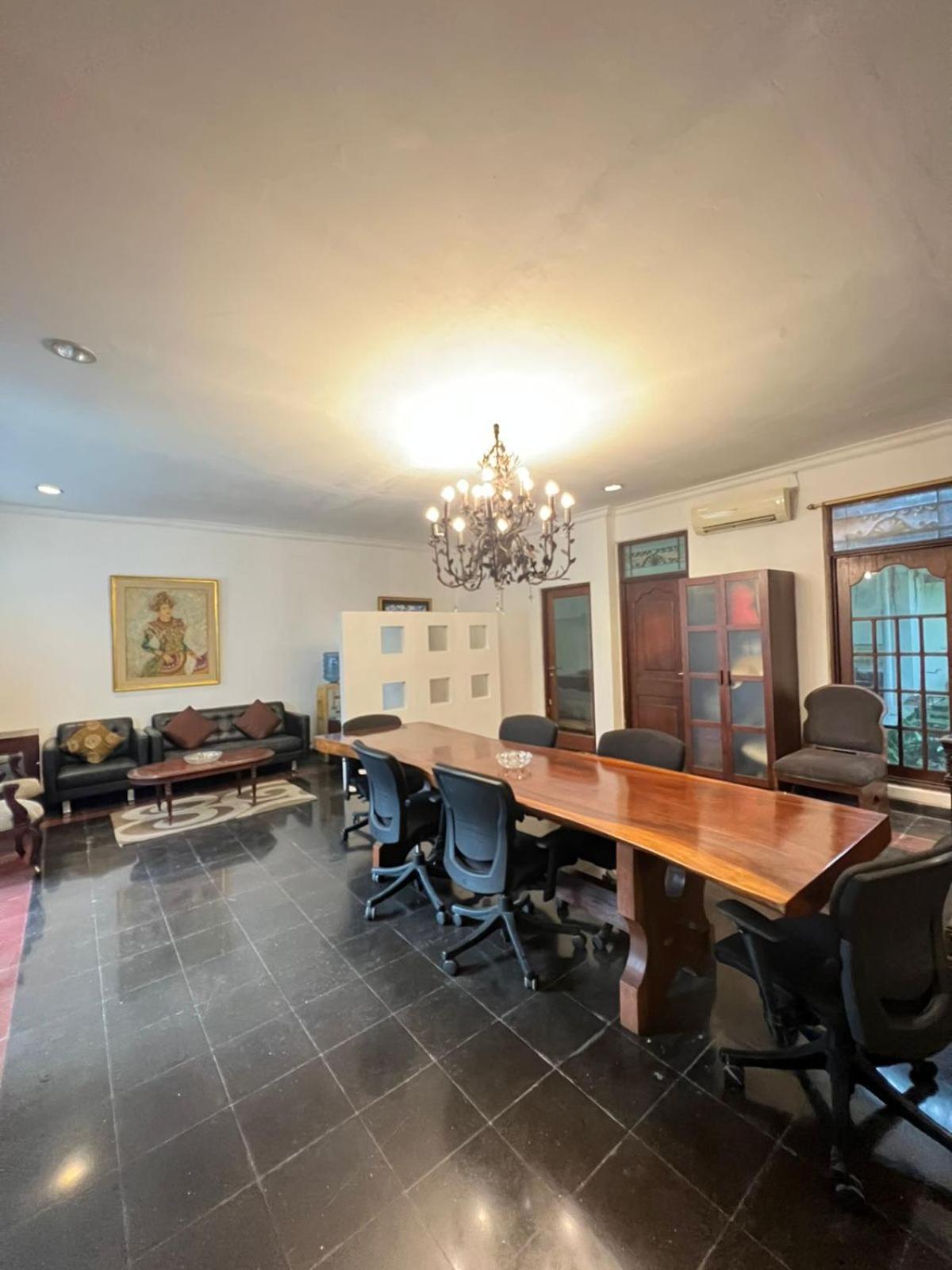 SOETJIPTO HOME STAY VILLA view 2