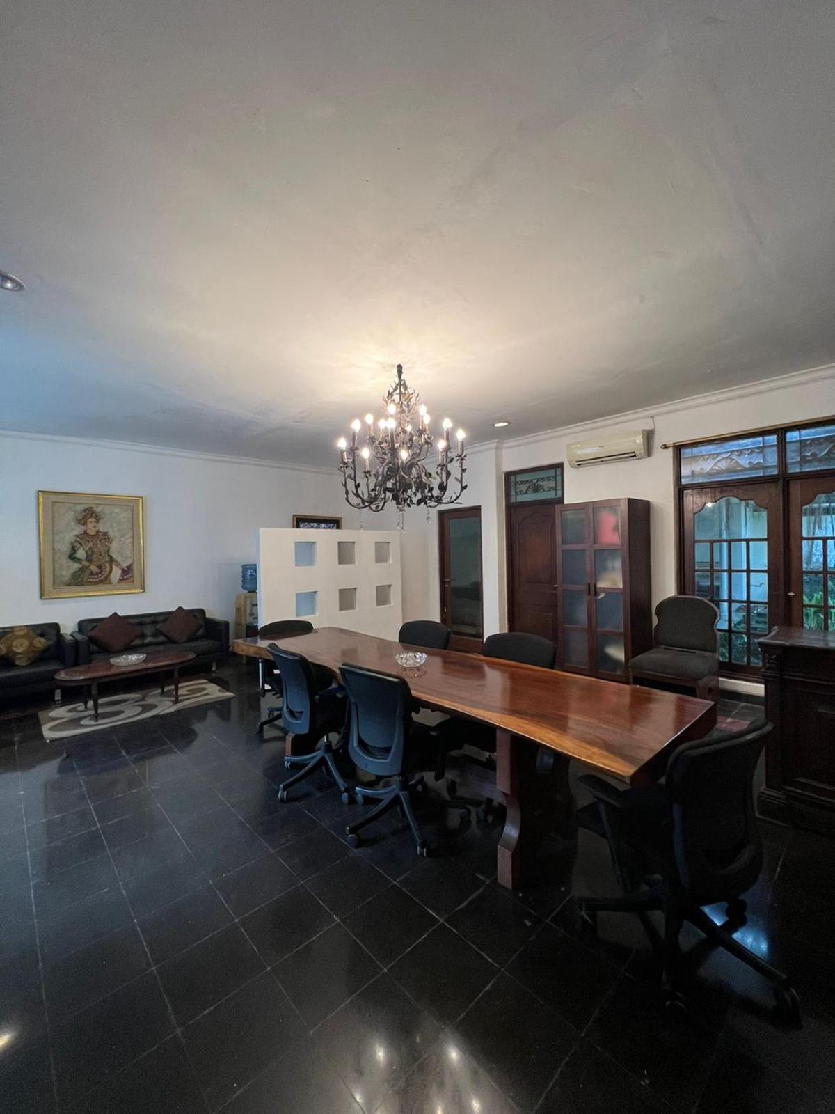 SOETJIPTO HOME STAY VILLA view 3