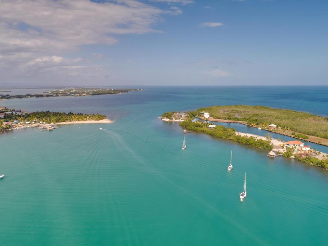 Island Time Gecko - Private Island Beachfront Villa 1 Min From Village