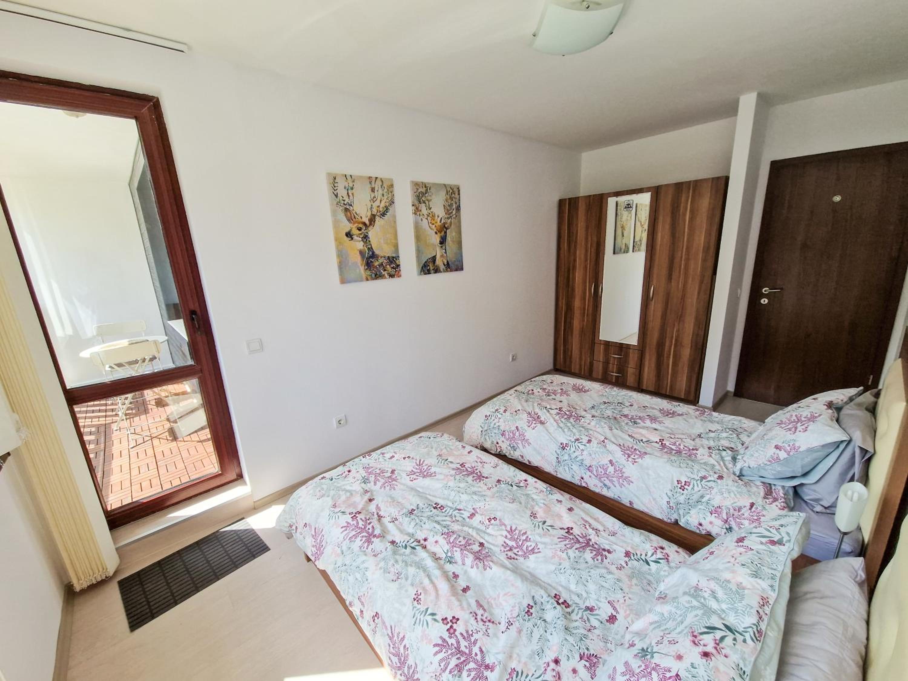 Sunny Apartment C25