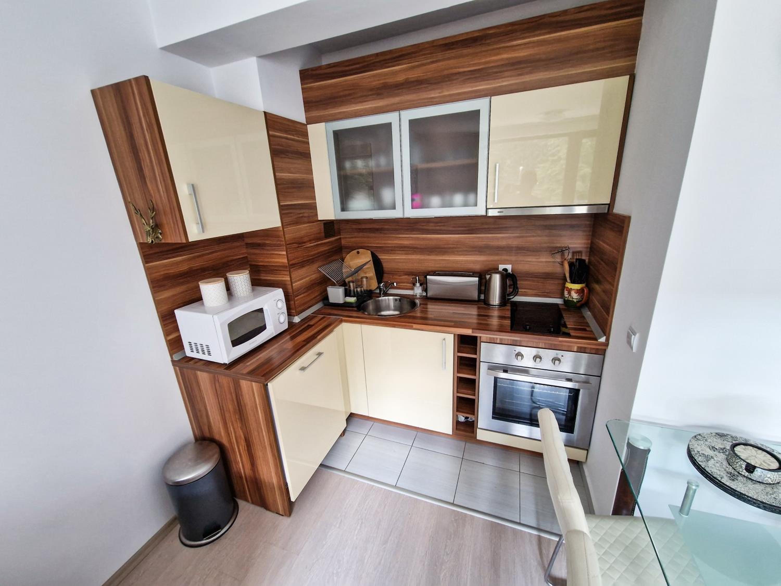 Sunny Apartment C25