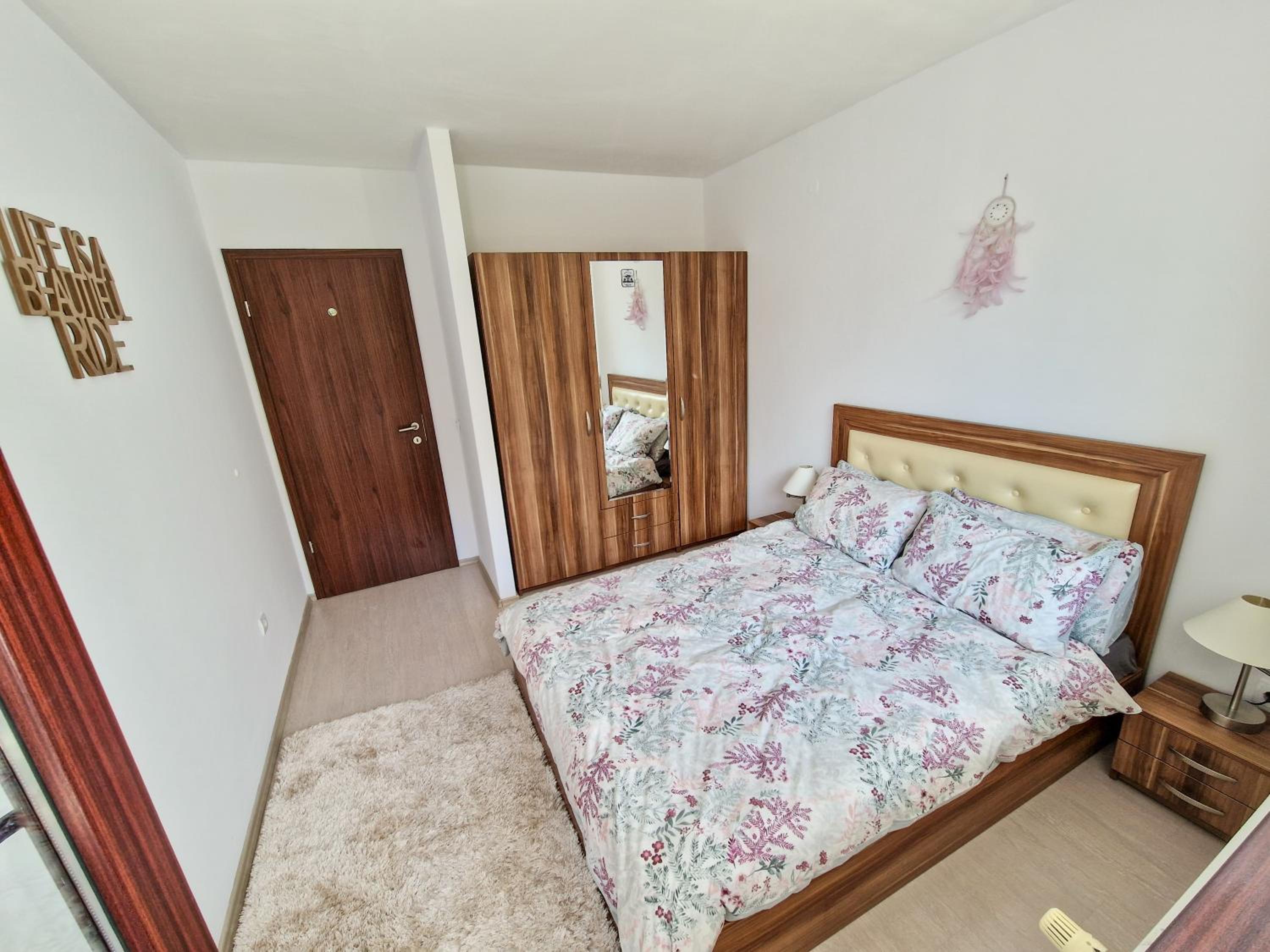 Sunny Apartment C25