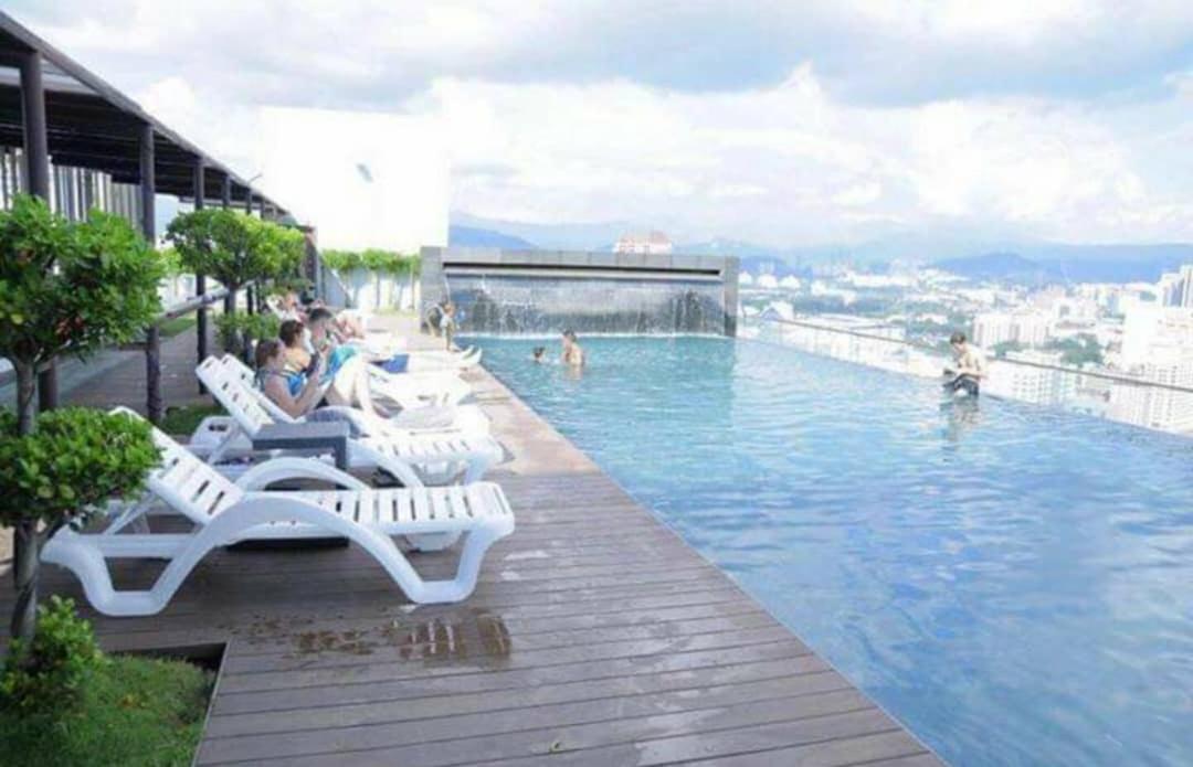Regalia Luxury Suites KLCC - by Cozy Stay