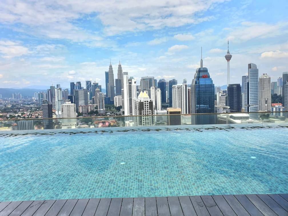 Regalia Luxury Suites KLCC - by Cozy Stay
