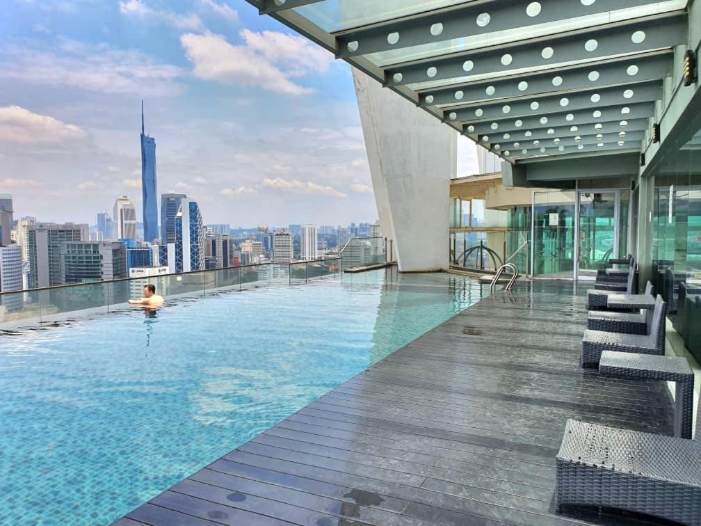 Regalia Luxury Suites KLCC - by Cozy Stay