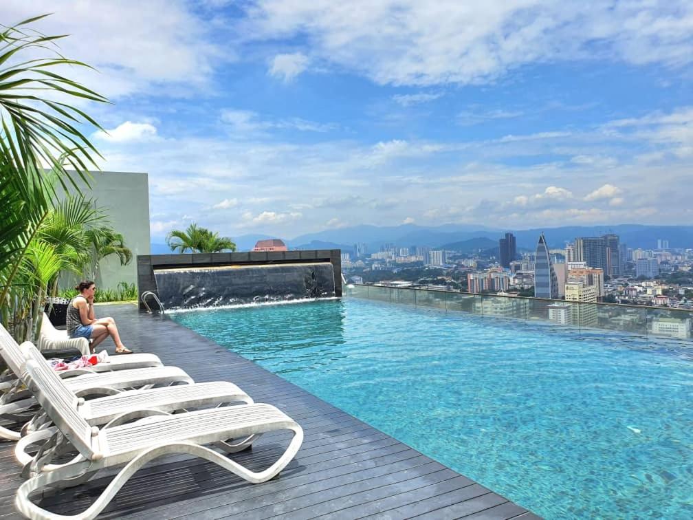 Regalia Luxury Suites KLCC - by Cozy Stay