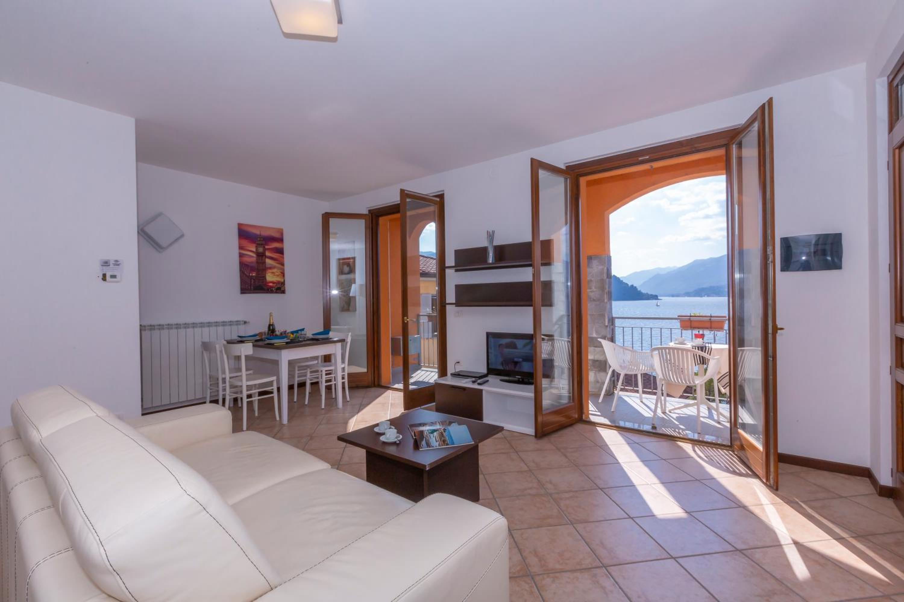 Fontana Del Lago Apartments photo 4