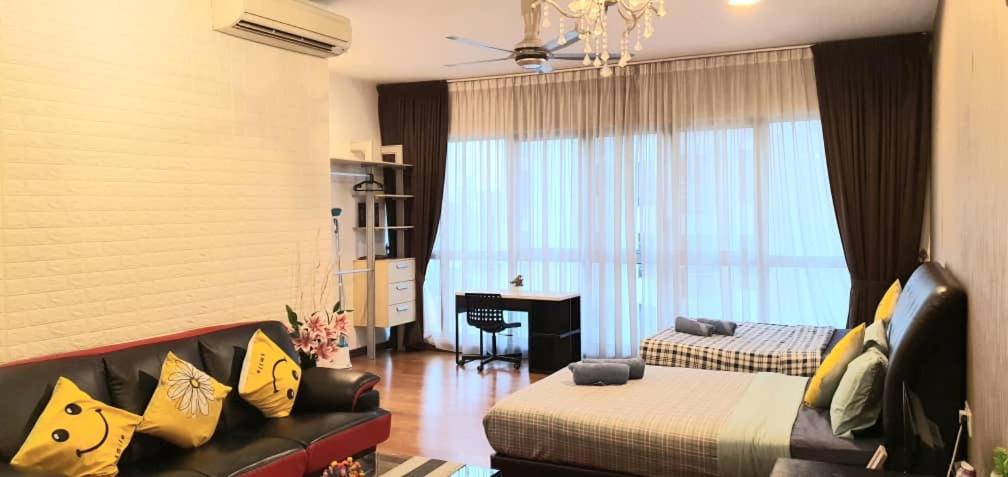 Regalia Luxury Suites KLCC - by Cozy Stay