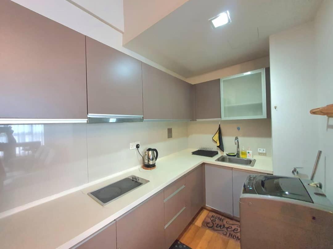 Regalia Luxury Suites KLCC - by Cozy Stay
