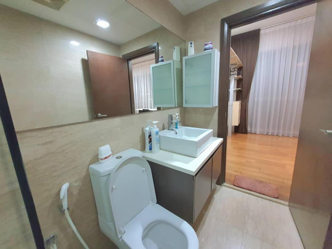Regalia Luxury Suites KLCC - by Cozy Stay