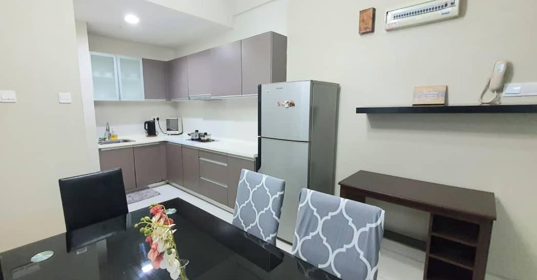 Regalia Luxury Suites KLCC - by Cozy Stay