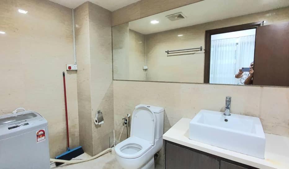Regalia Luxury Suites KLCC - by Cozy Stay