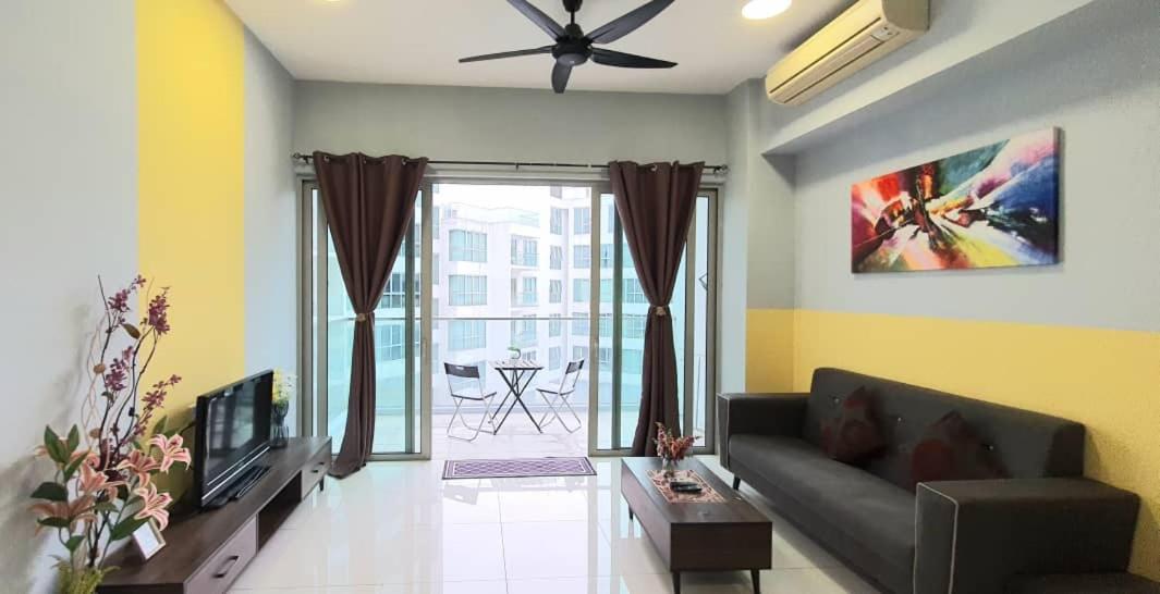 Regalia Luxury Suites KLCC - by Cozy Stay
