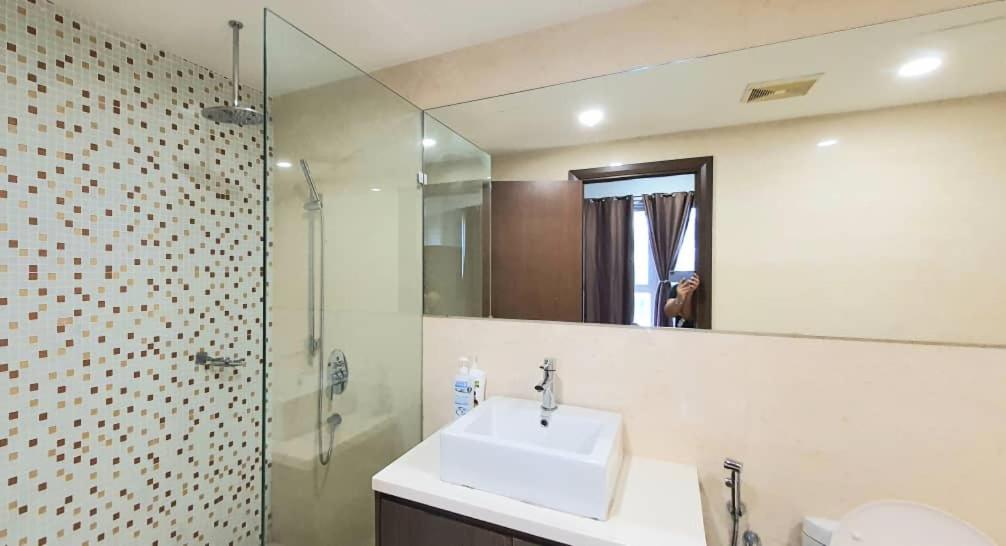 Regalia Luxury Suites KLCC - by Cozy Stay