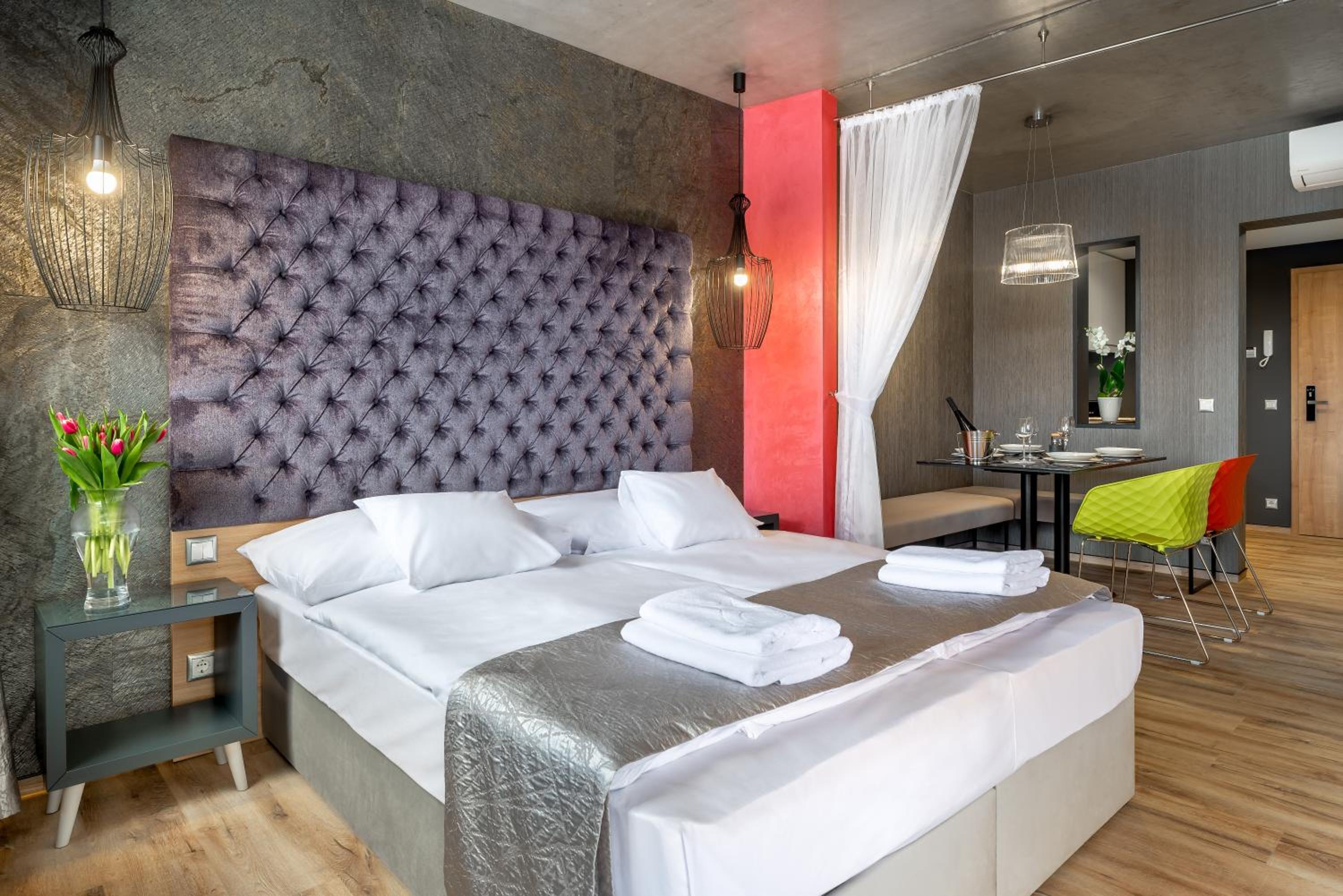 Onyx Luxury Sarvar