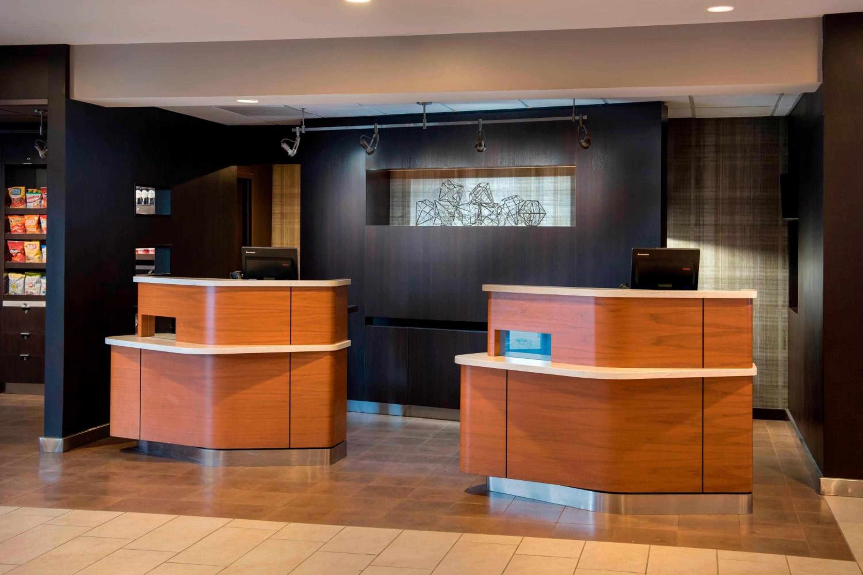 Waukegan Vacations - Courtyard by Marriott Chicago Waukegan / Gurnee - Property Image 3