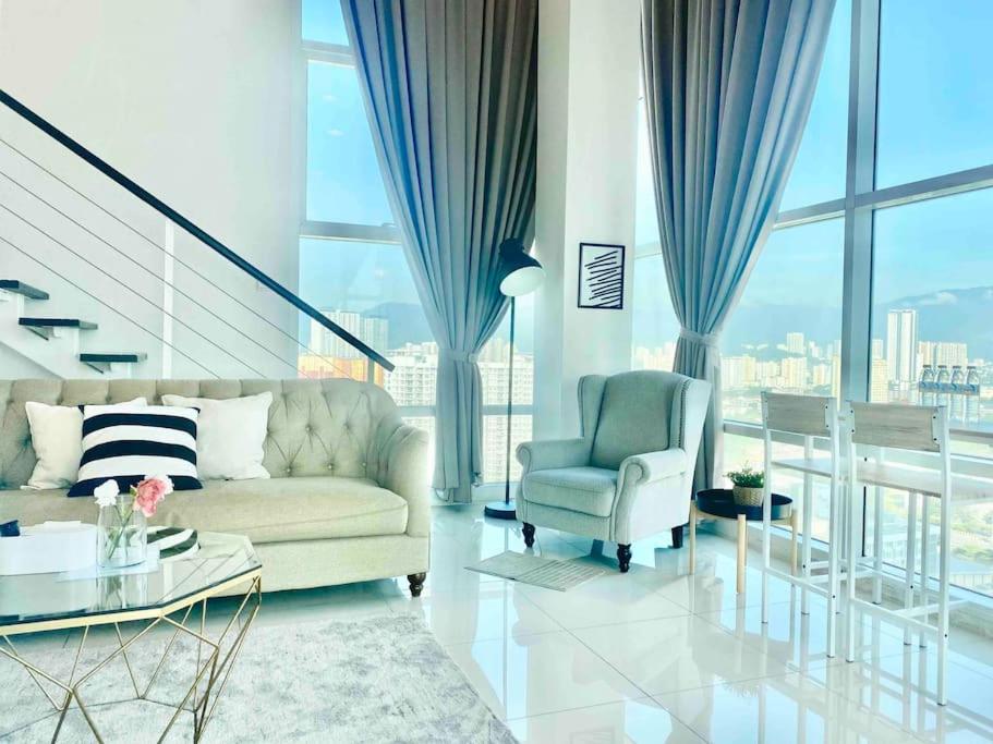 Maritime Suite - 2min drive to Georgetown 18min from airport The English 2BR 2 bathrooms Suites photo 2