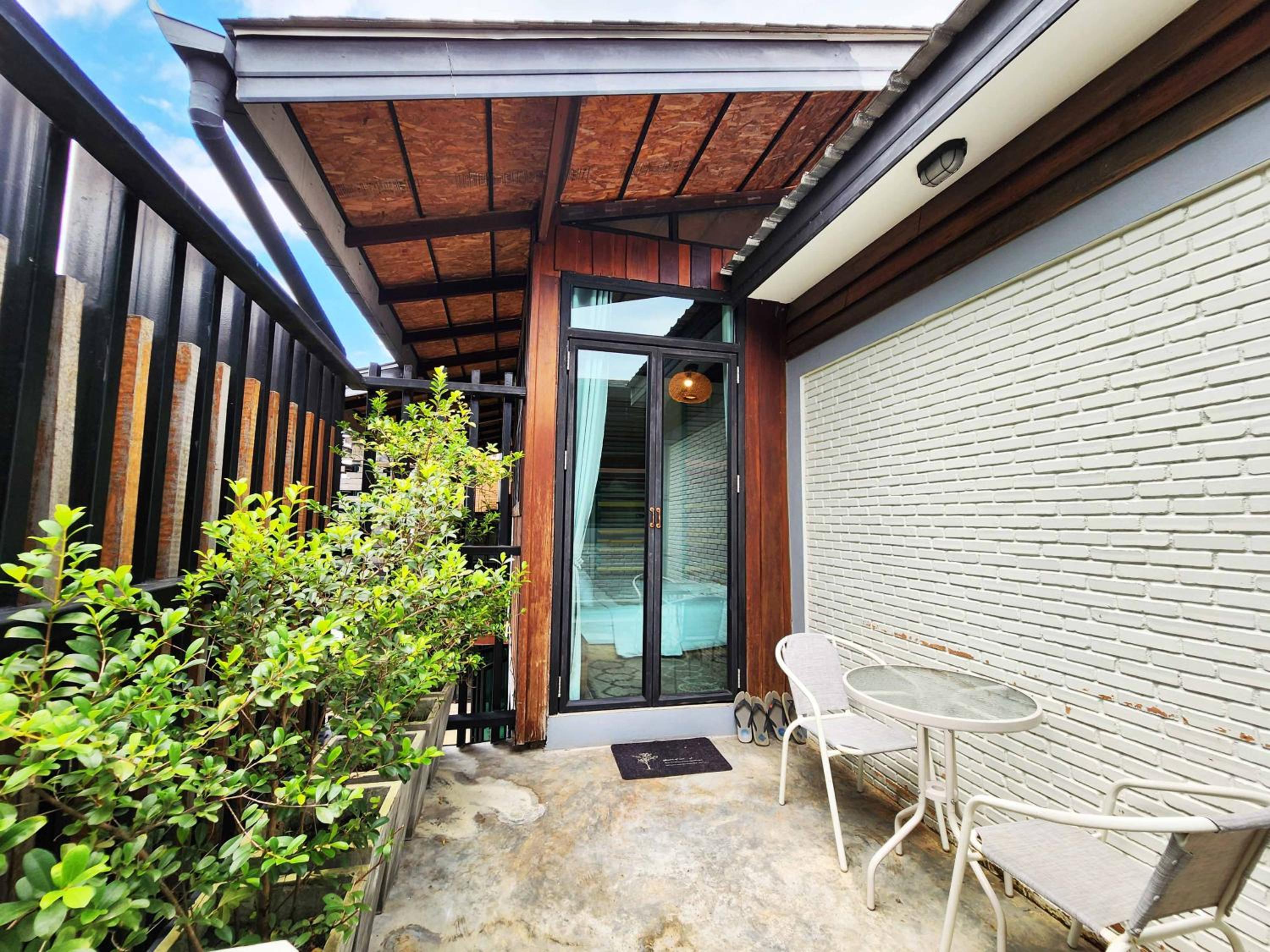 Baan Mai Kradan Hostel Chiang Rai