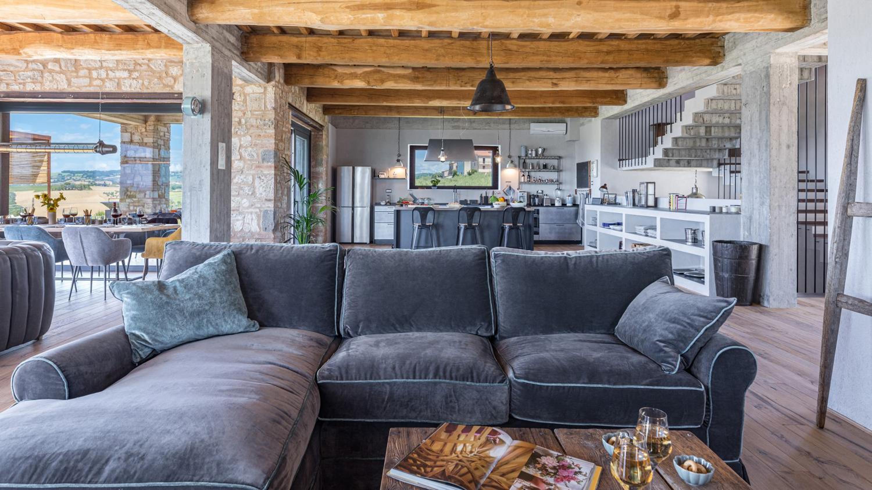 CASALE THE PLACE 6&2, Emma Villas