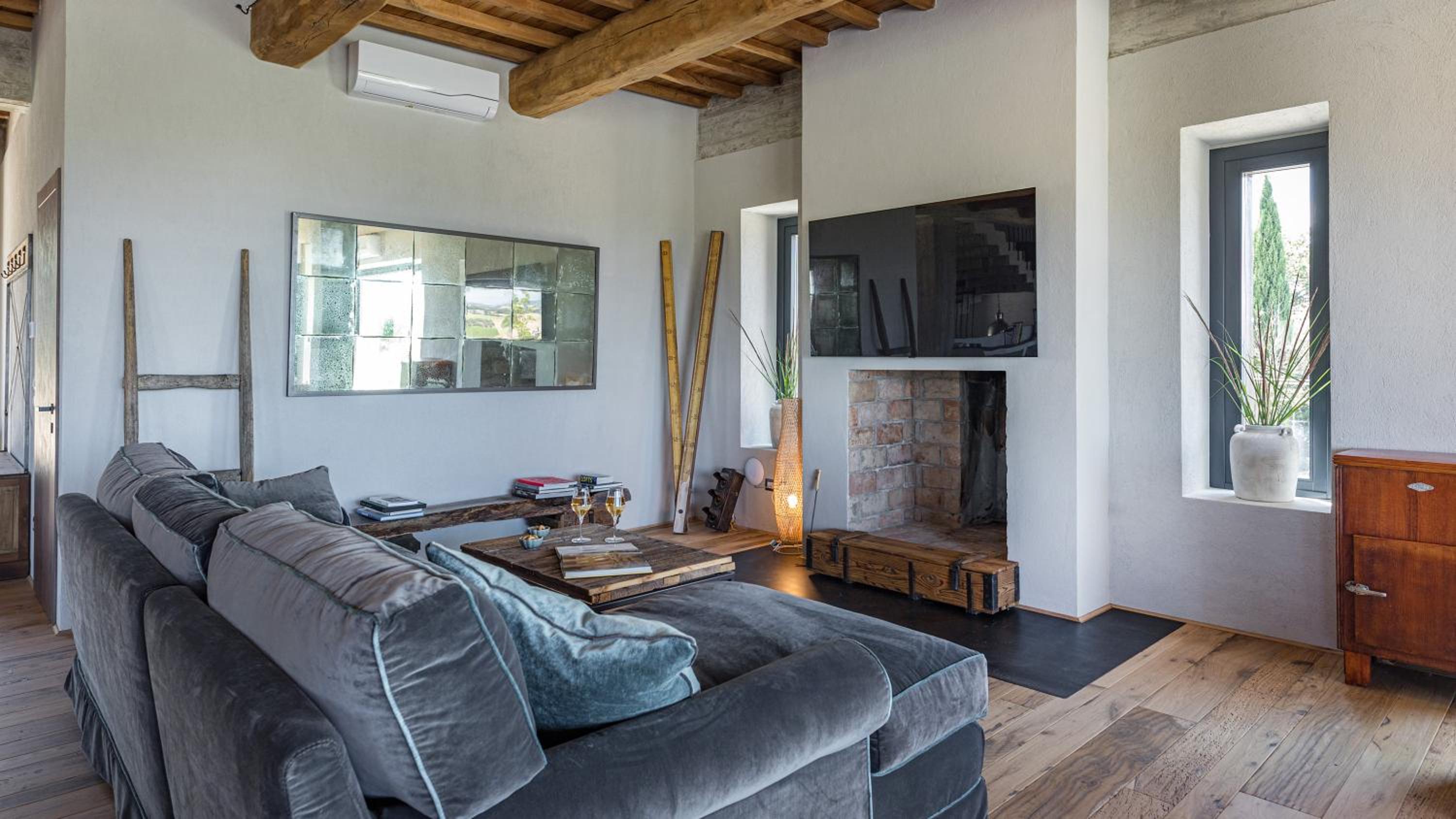 CASALE THE PLACE 6&2, Emma Villas
