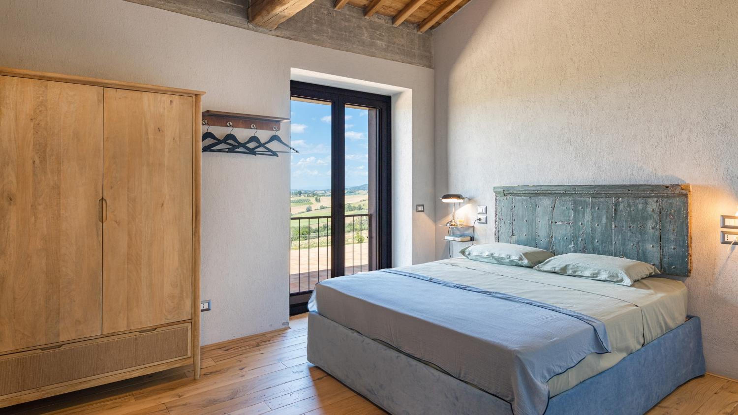 CASALE THE PLACE 6&2, Emma Villas