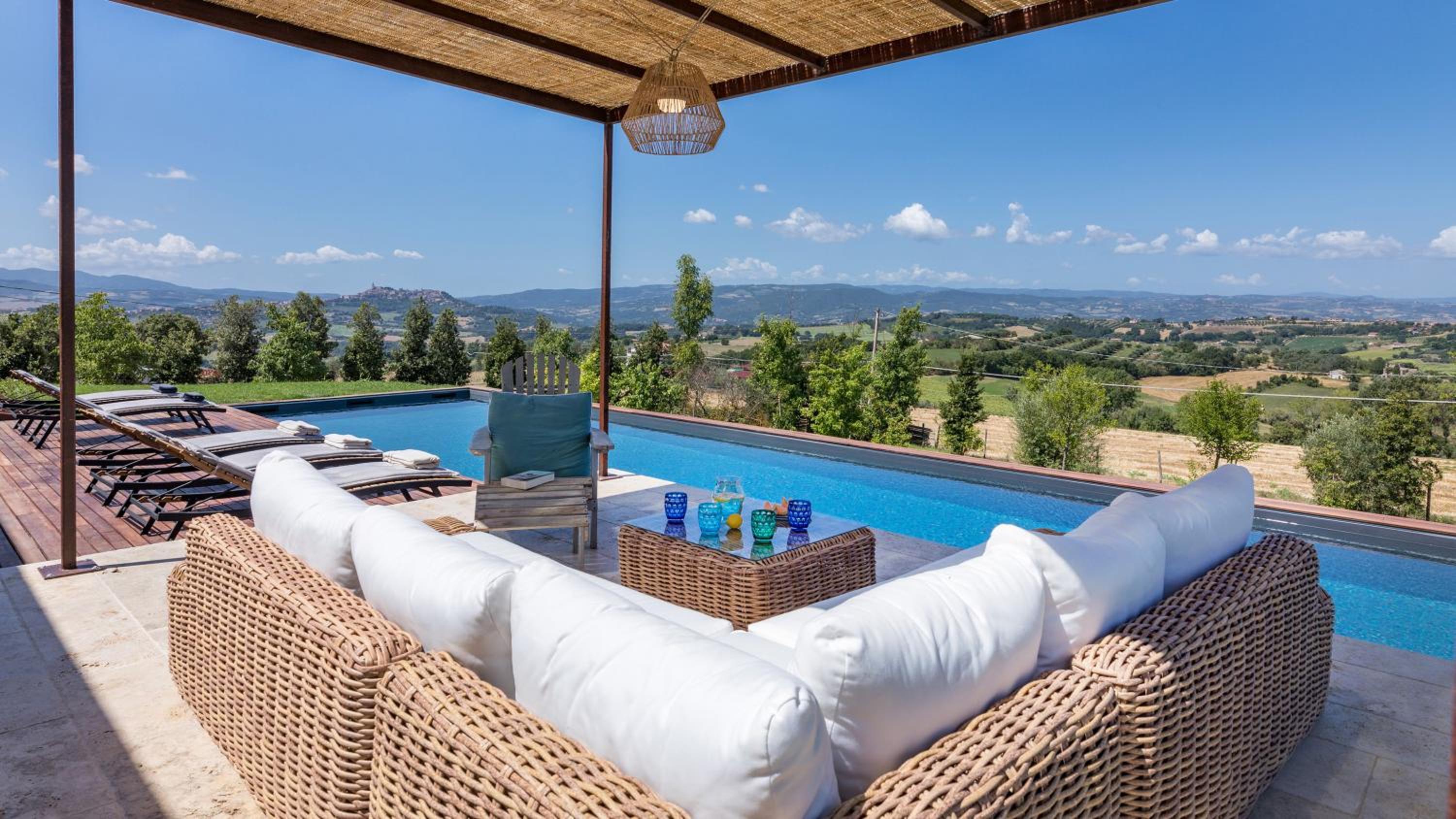 CASALE THE PLACE 6&2, Emma Villas